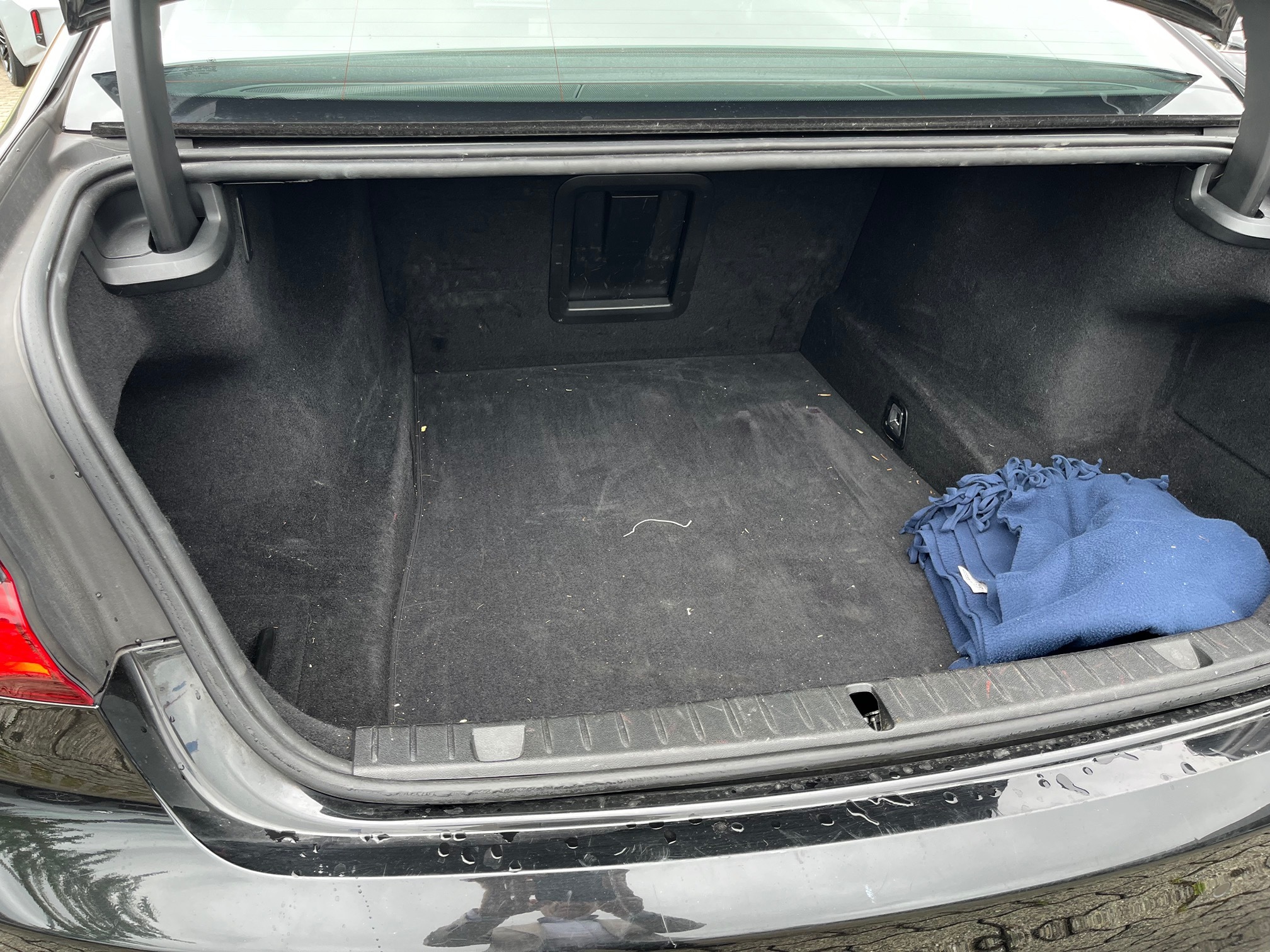 BMW 750i xDrive — zdjęcie 15