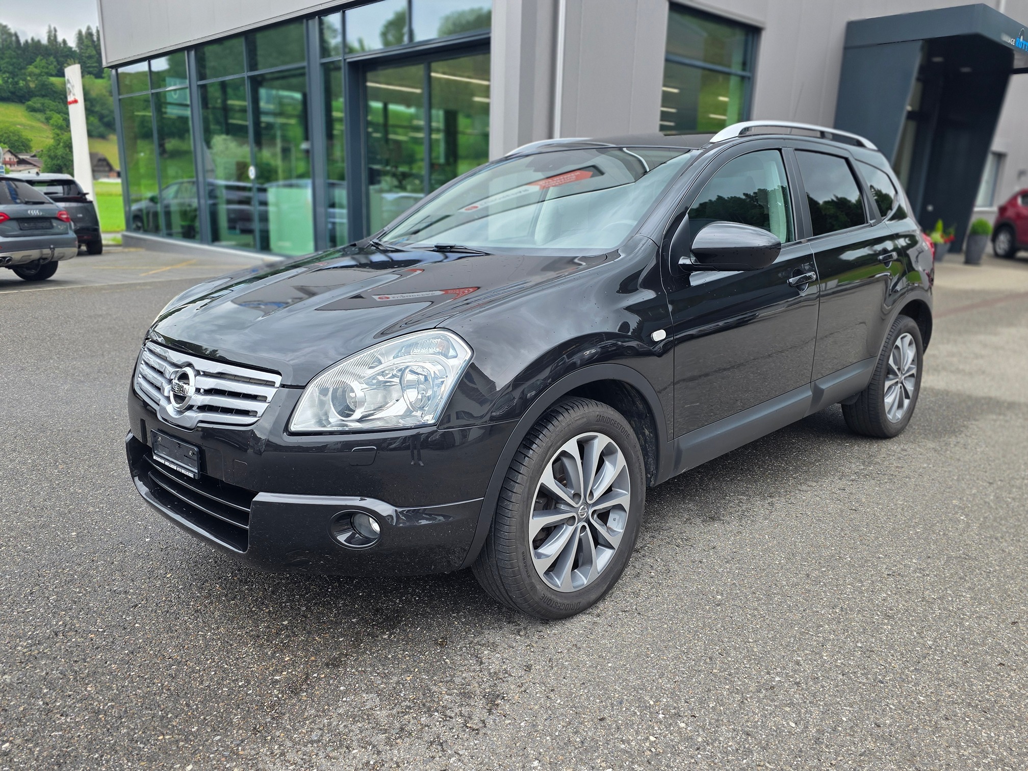 NISSAN Qashqai+2 — zdjęcie 1