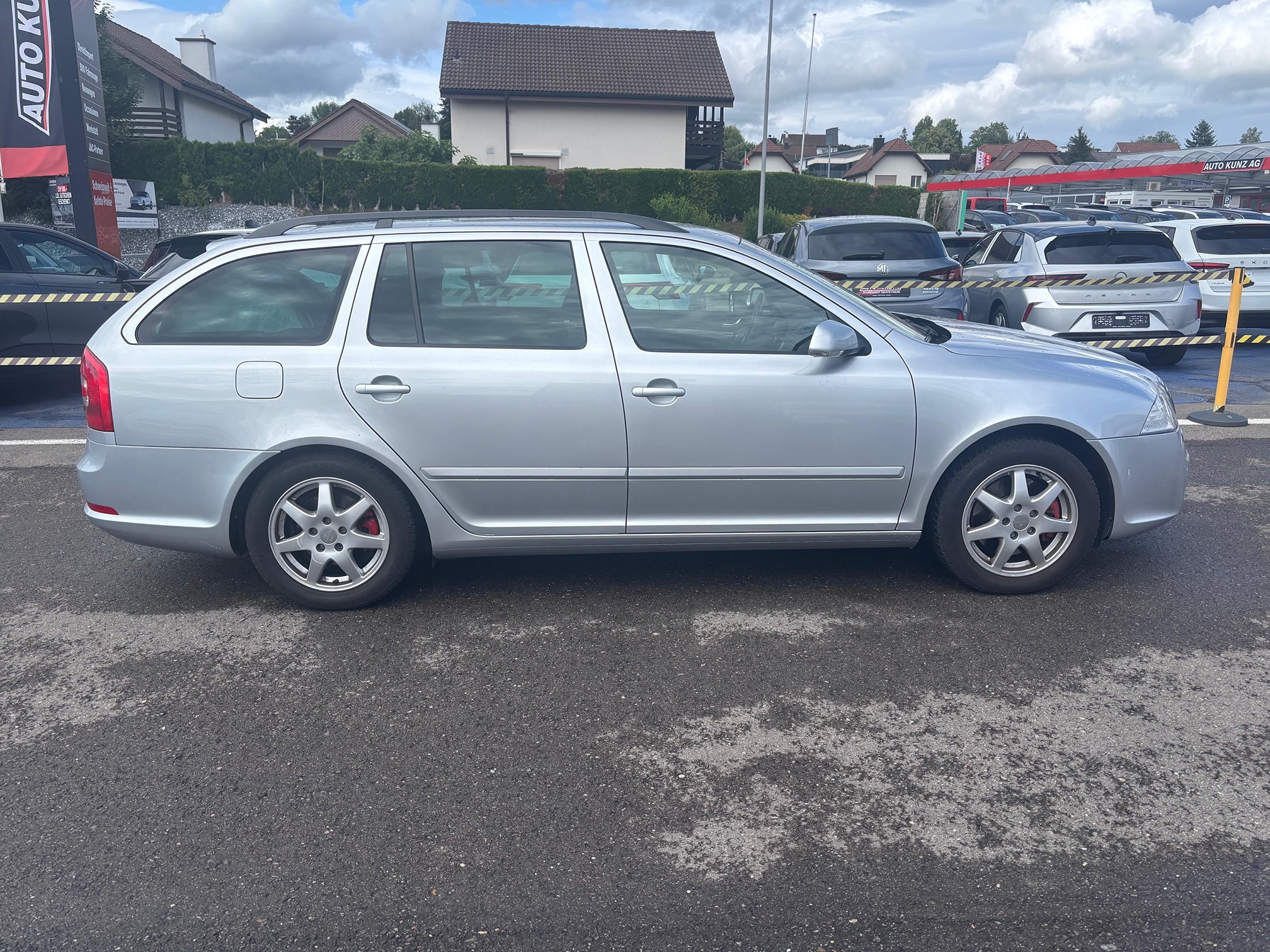 SKODA Octavia Combi — zdjęcie 4