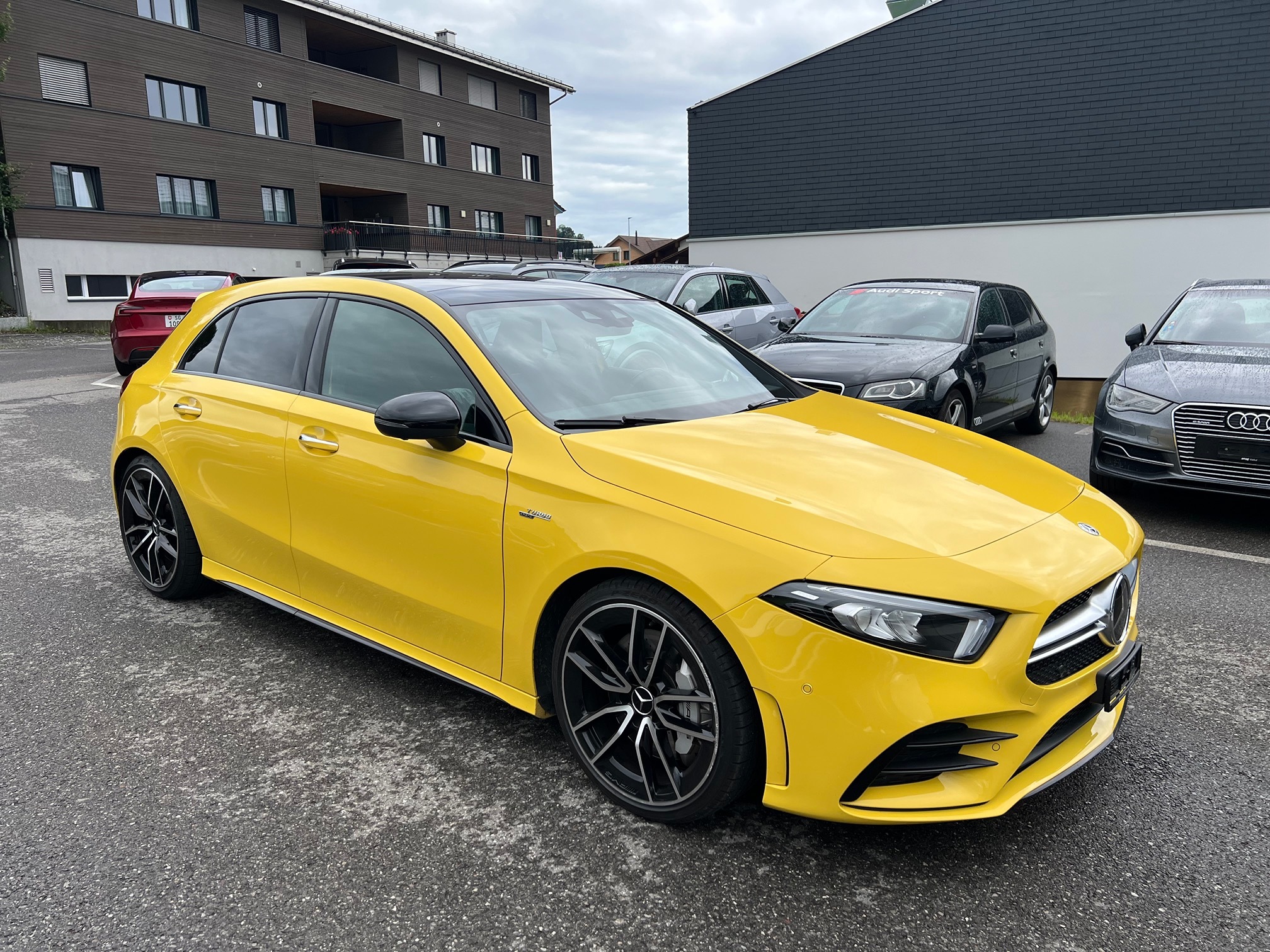 MERCEDES-BENZ AMG A 35 — zdjęcie 11