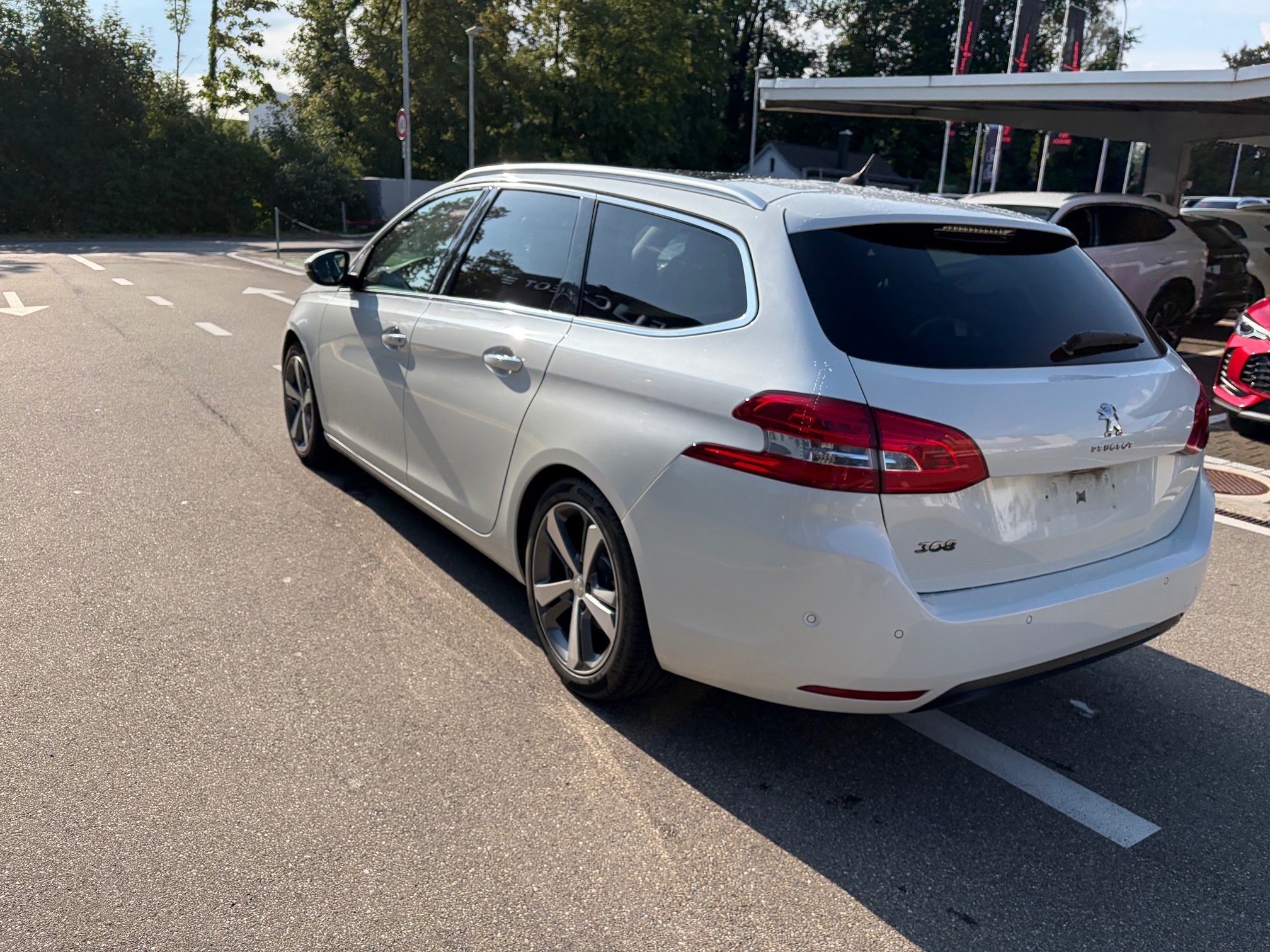 PEUGEOT 308 SW e-THP — zdjęcie 4