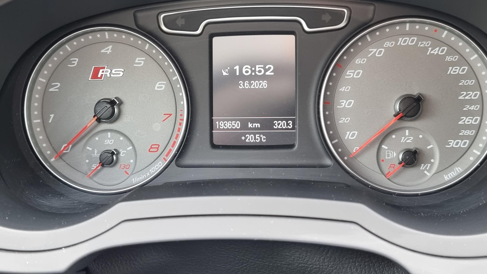 AUDI RS Q3 — zdjęcie 9