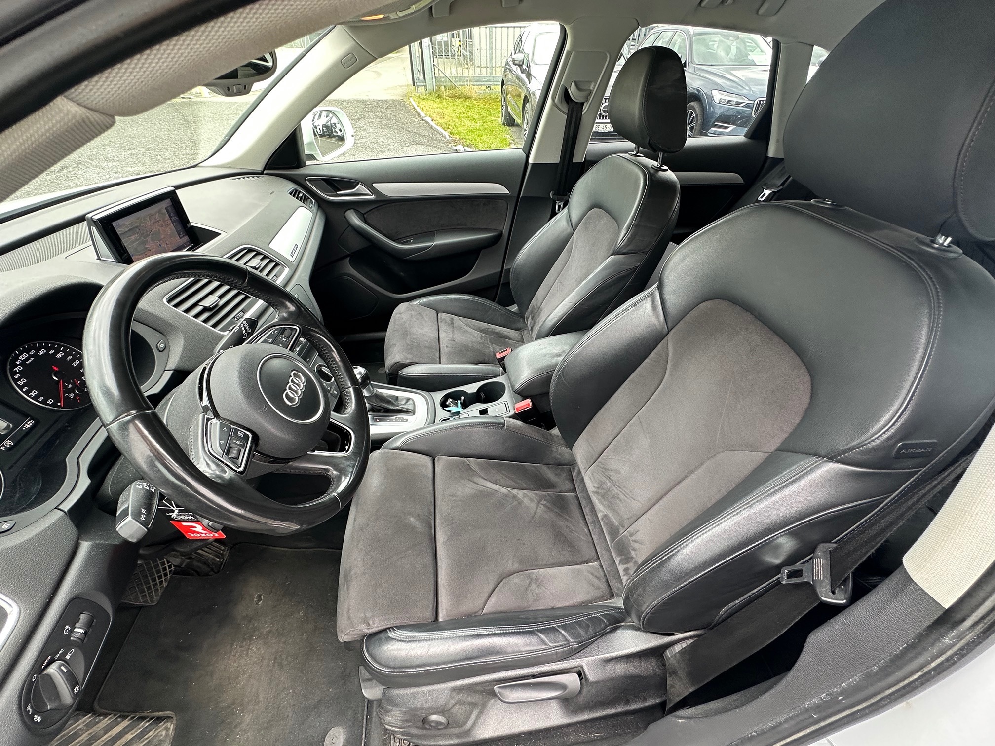 AUDI Q3 2.0TDI quattro — zdjęcie 10