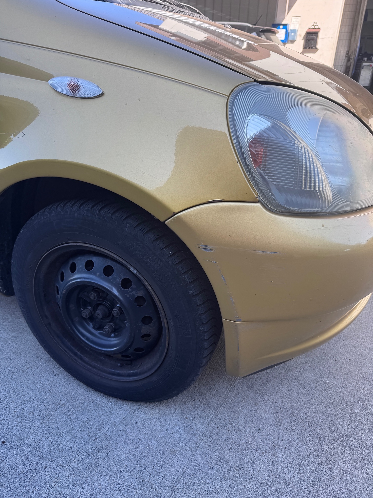 TOYOTA Yaris 1.0 — zdjęcie 15