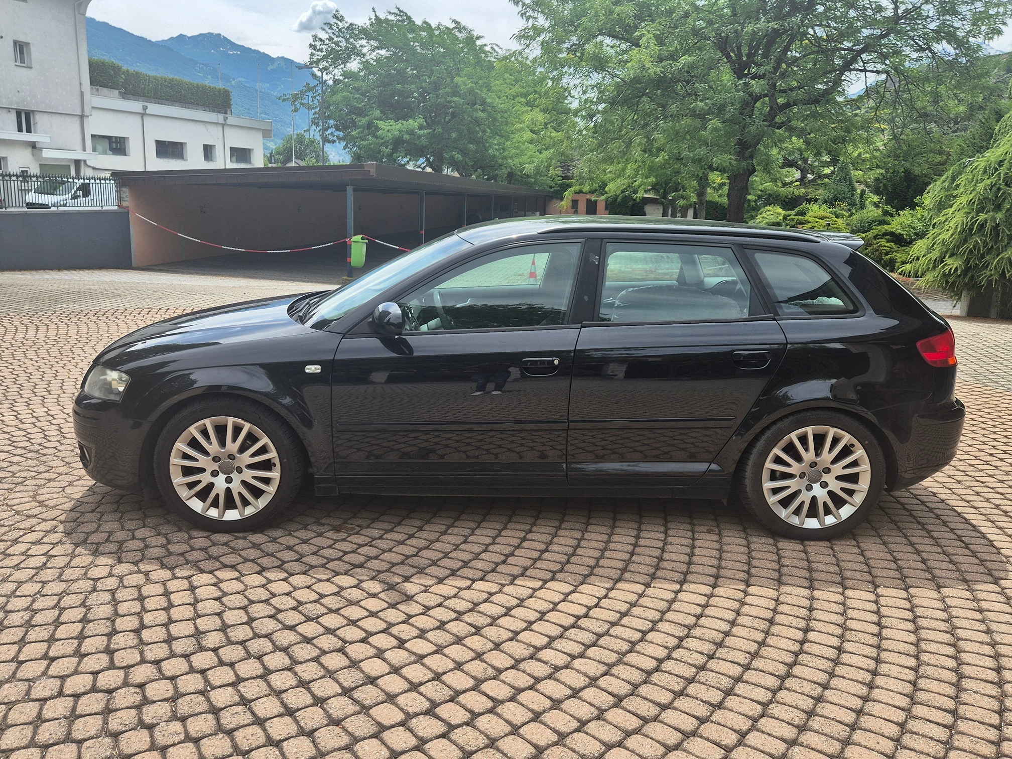 AUDI A3 1.8 TFSI — zdjęcie 3