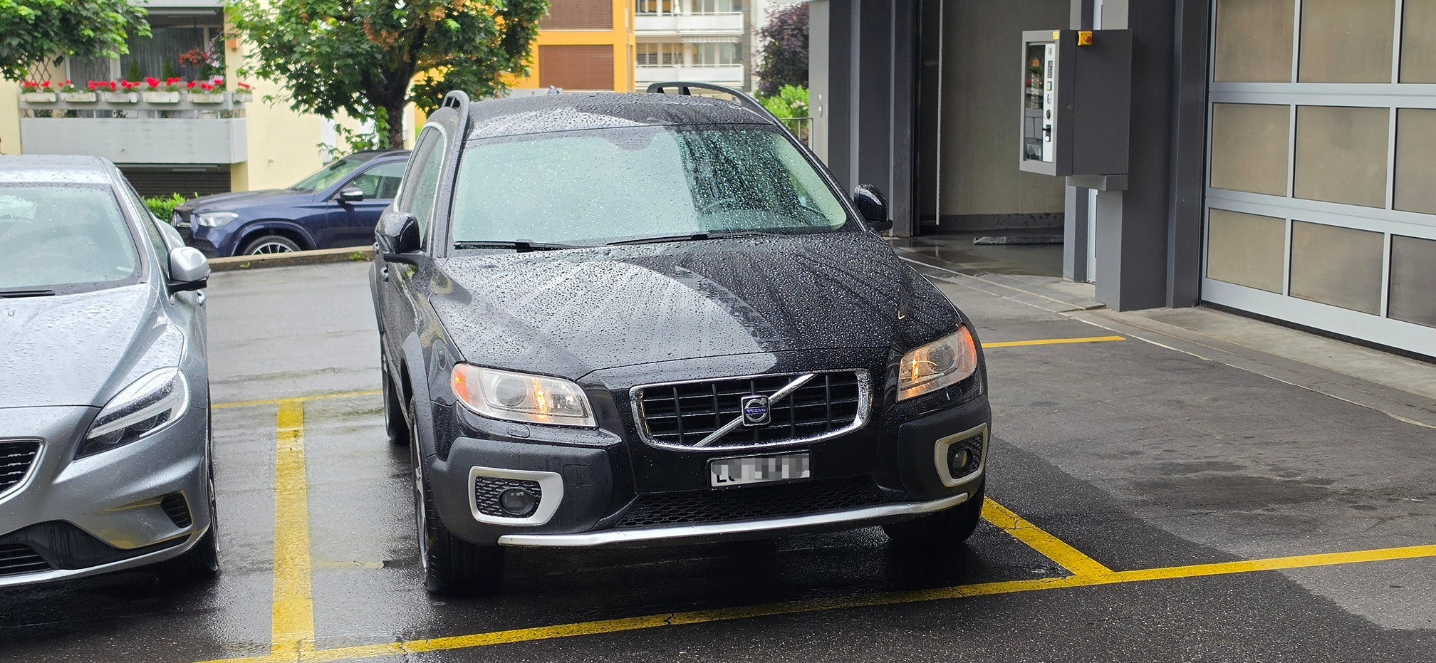 VOLVO XC70 D5 AWD — zdjęcie 2