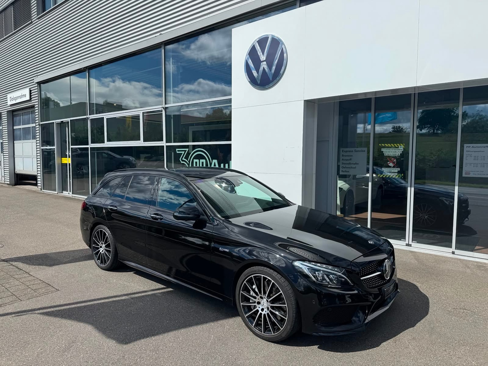 MERCEDES-BENZ AMG C 43 — zdjęcie 1