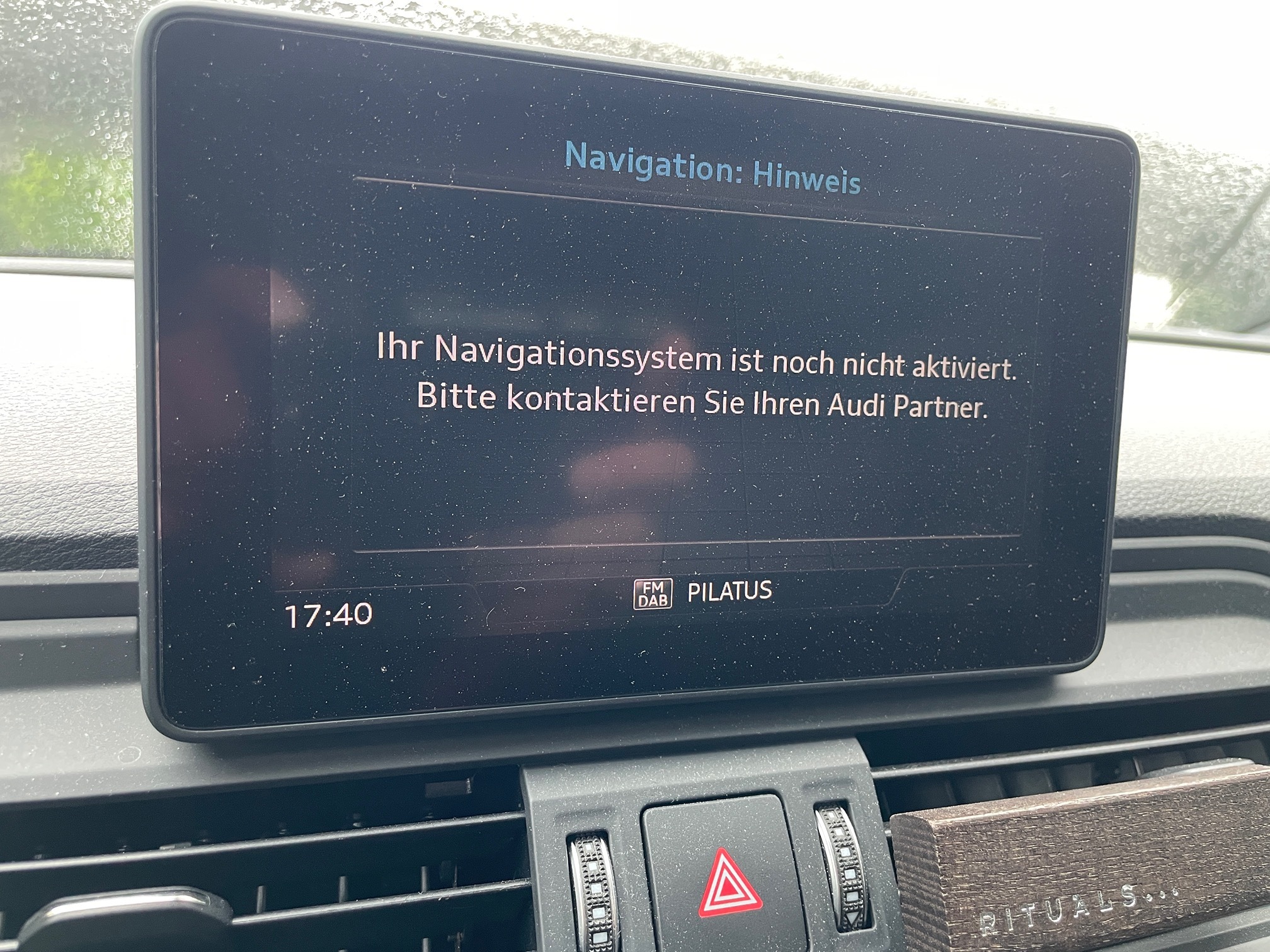 AUDI SQ5 3.0 TFSI 354 PS Tiptronic quattro — zdjęcie 11