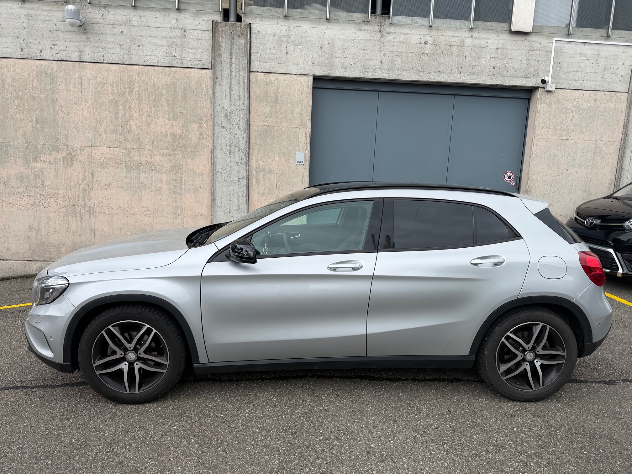 MERCEDES-BENZ GLA 200 EC — zdjęcie 3