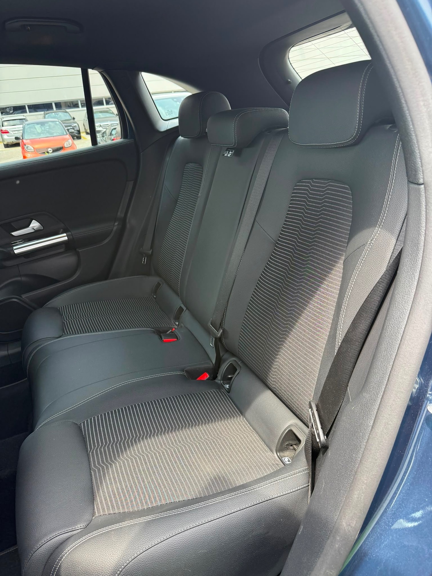 MERCEDES-BENZ GLA 250 4MATIC Progressive Line — zdjęcie 9