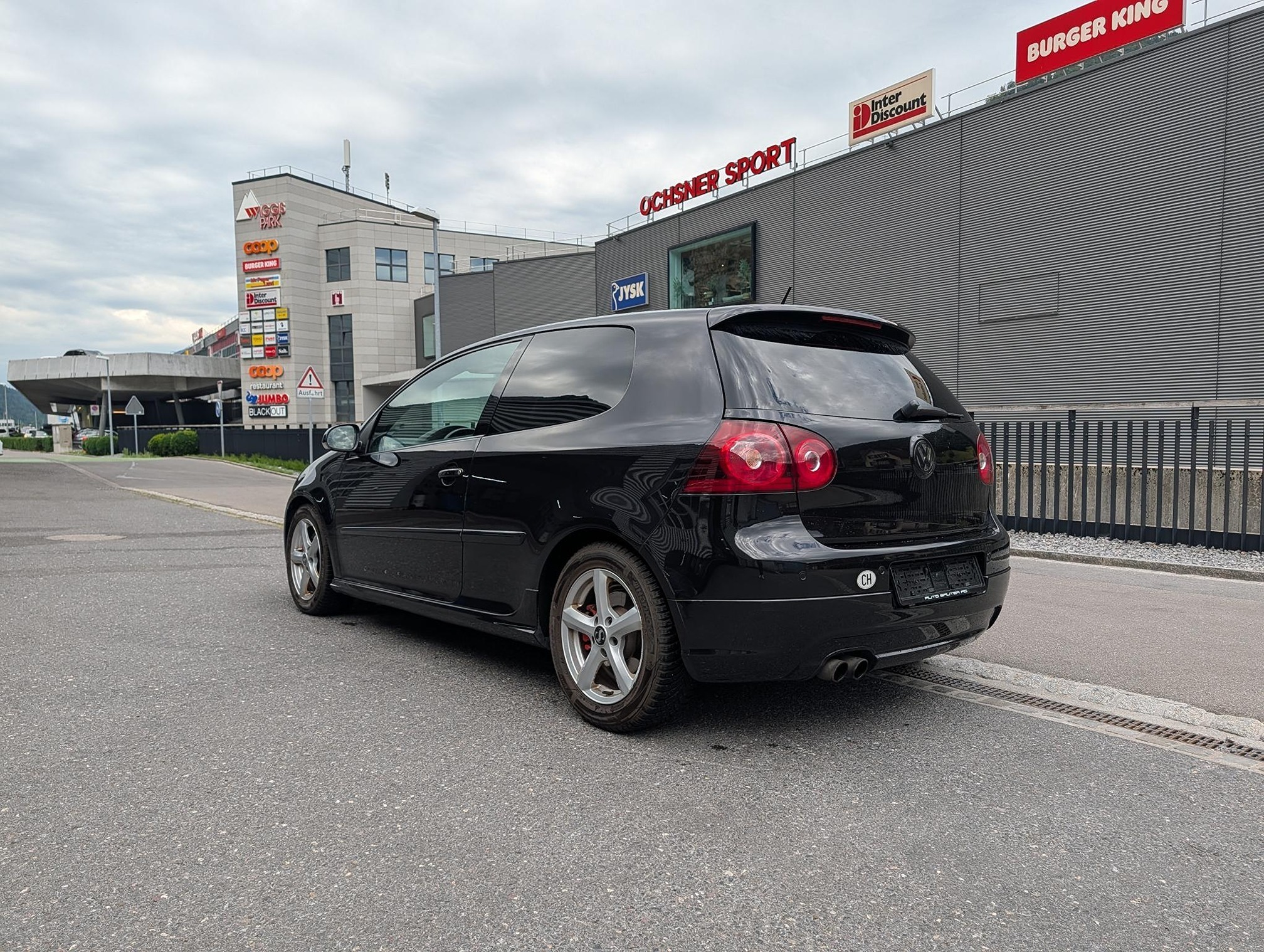 VW Golf GTI Edition 30 — zdjęcie 3