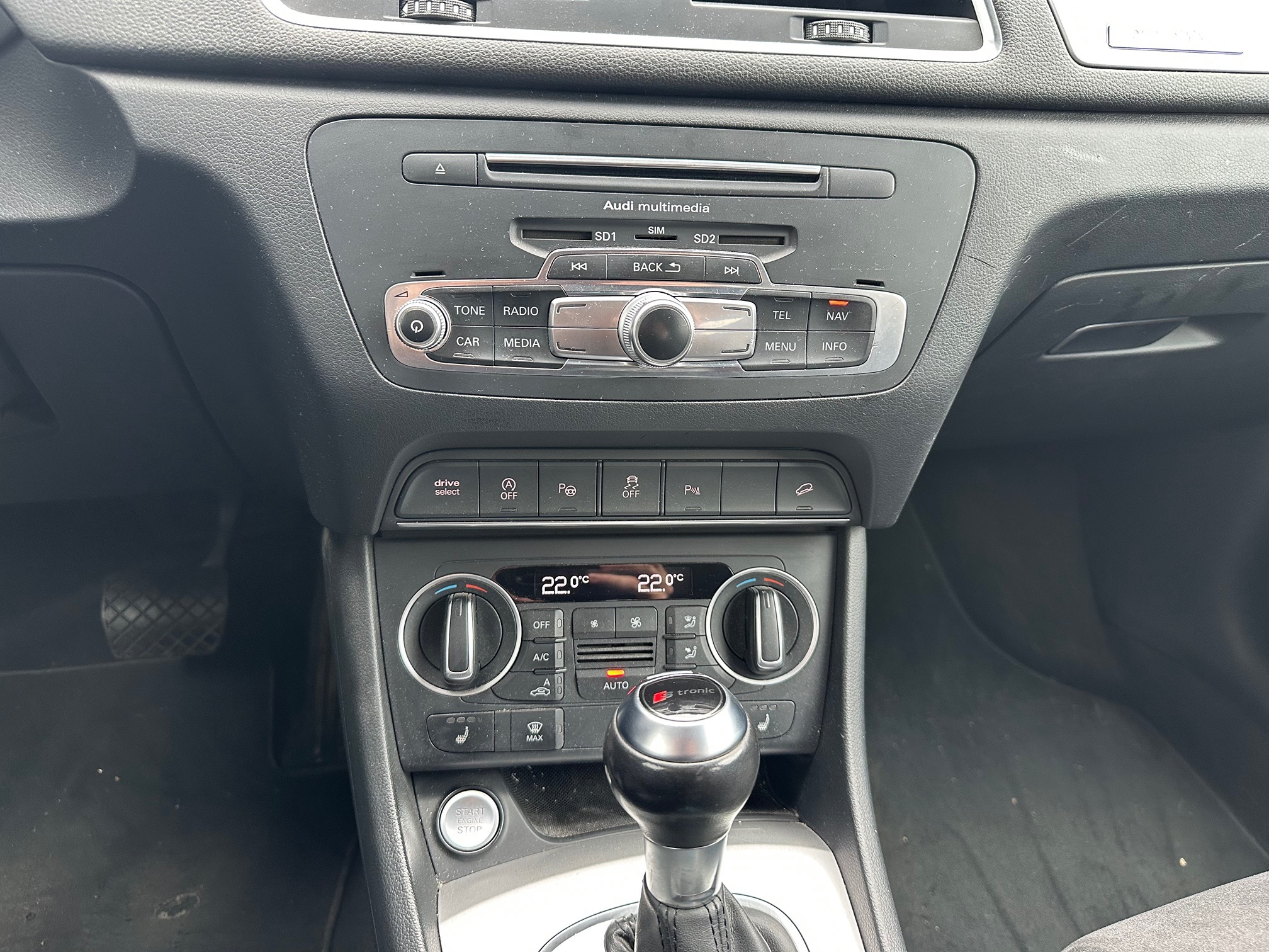 AUDI Q3 2.0TDI quattro — zdjęcie 13