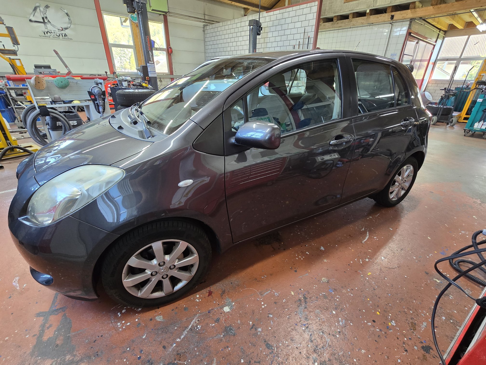 TOYOTA Yaris 1.3 — zdjęcie 6