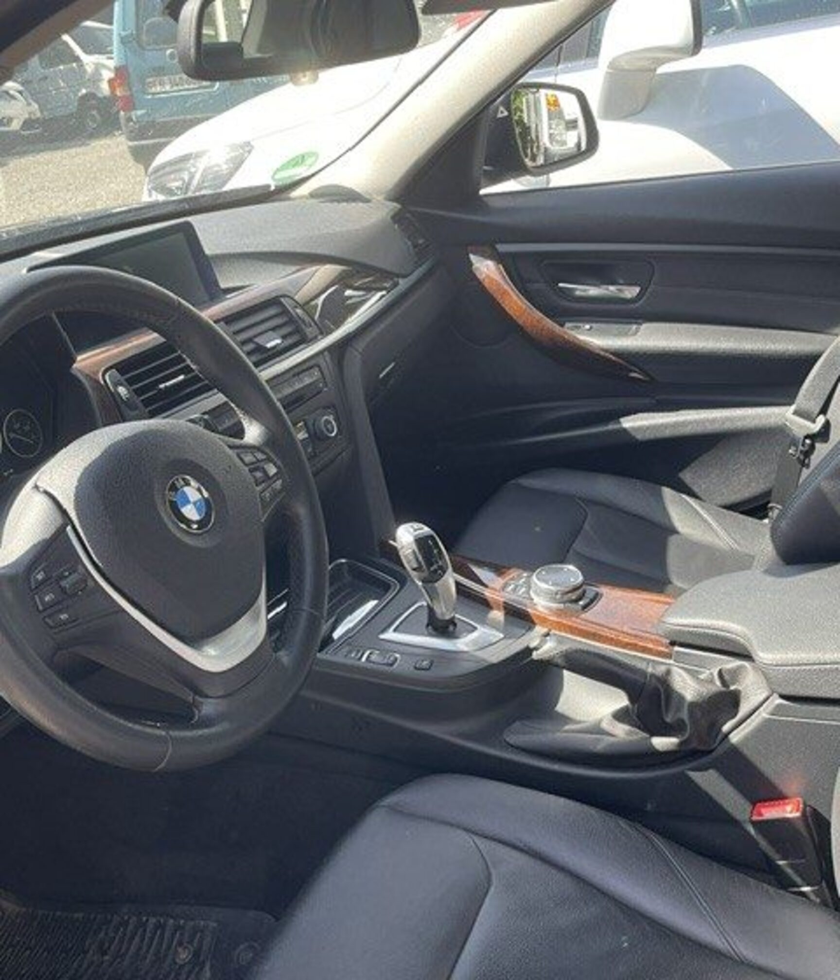 BMW 320d xDrive  — zdjęcie 3