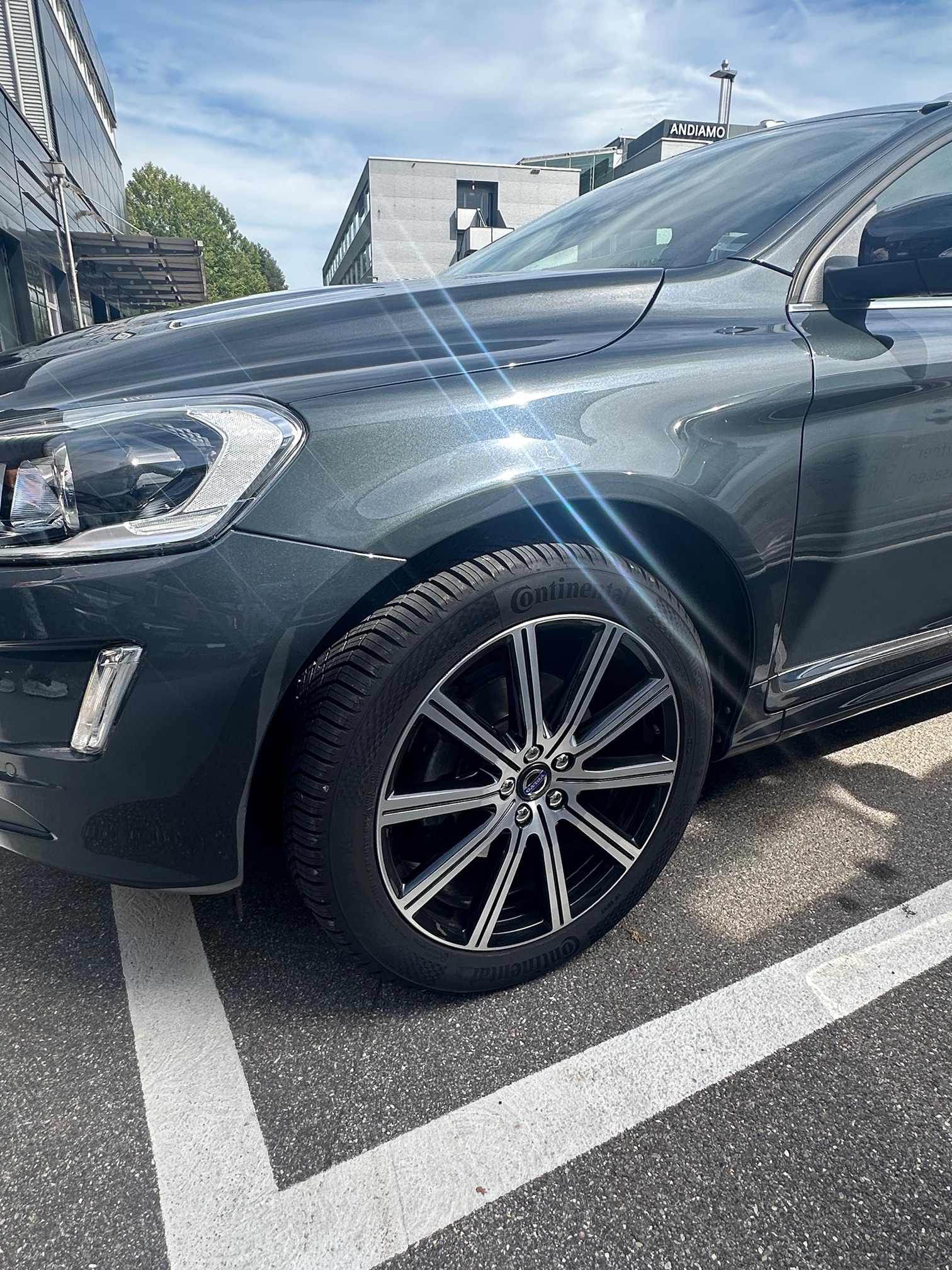VOLVO XC60 D4 — zdjęcie 3