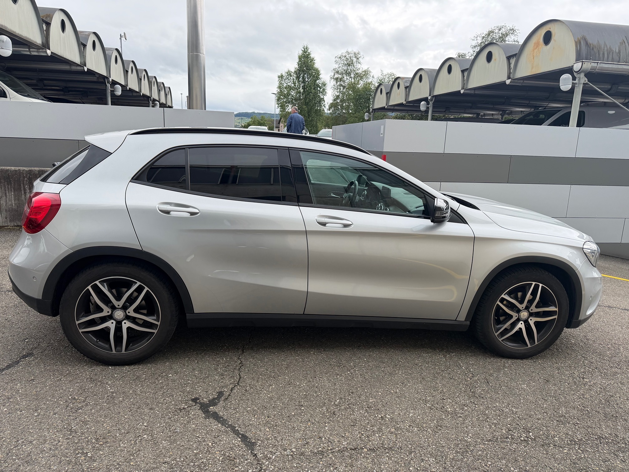 MERCEDES-BENZ GLA 200 EC — zdjęcie 9