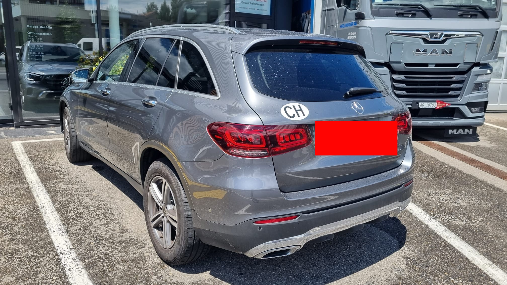 MERCEDES-BENZ GLC 300 — zdjęcie 2