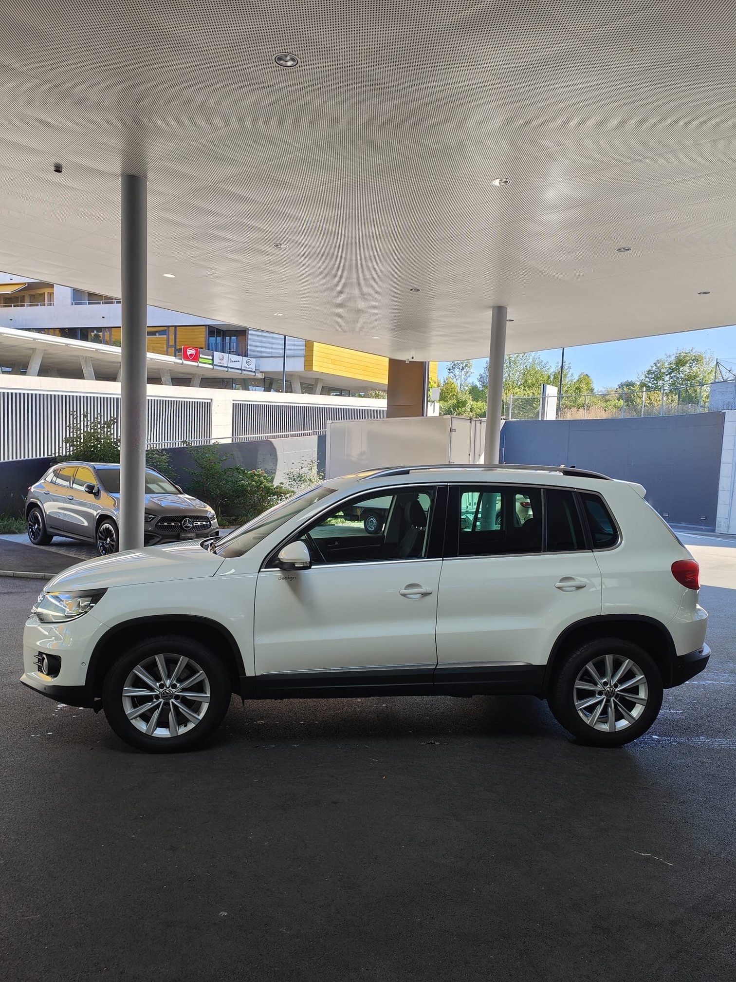 VW Tiguan 2.0 — zdjęcie 8