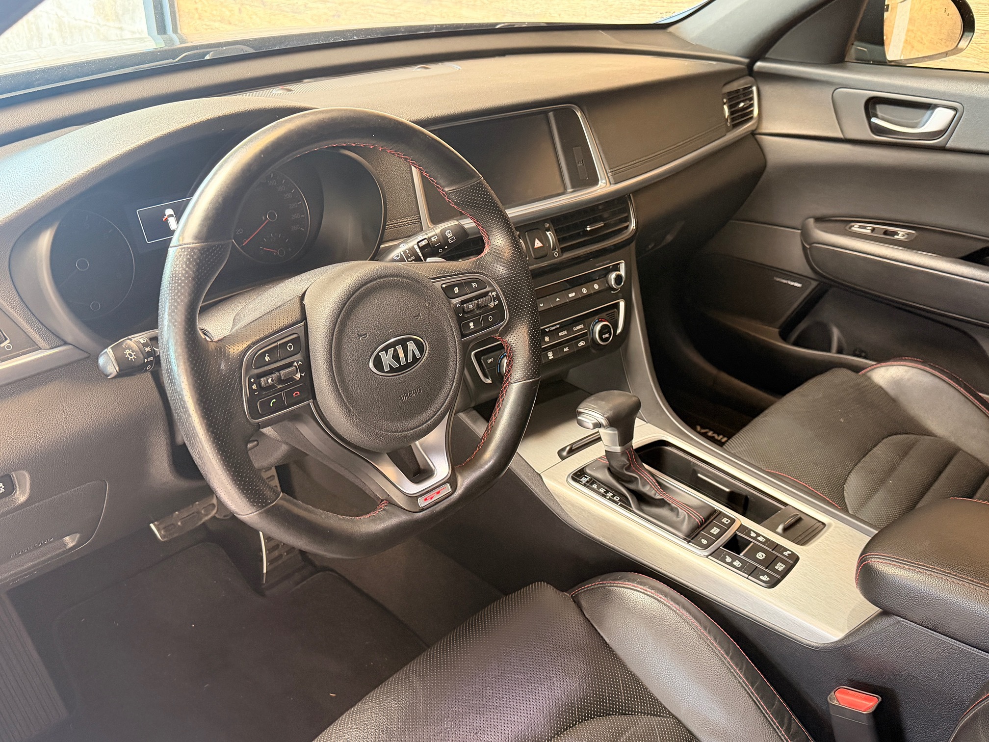 KIA Optima sw 2.0 GT — zdjęcie 8