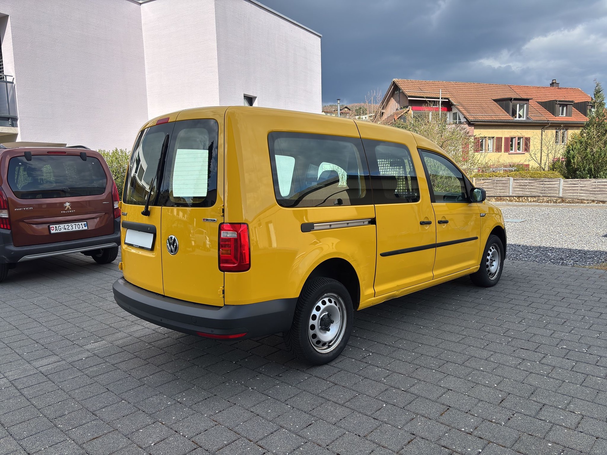 VW CaddyMax 2.0TDI4M — zdjęcie 6