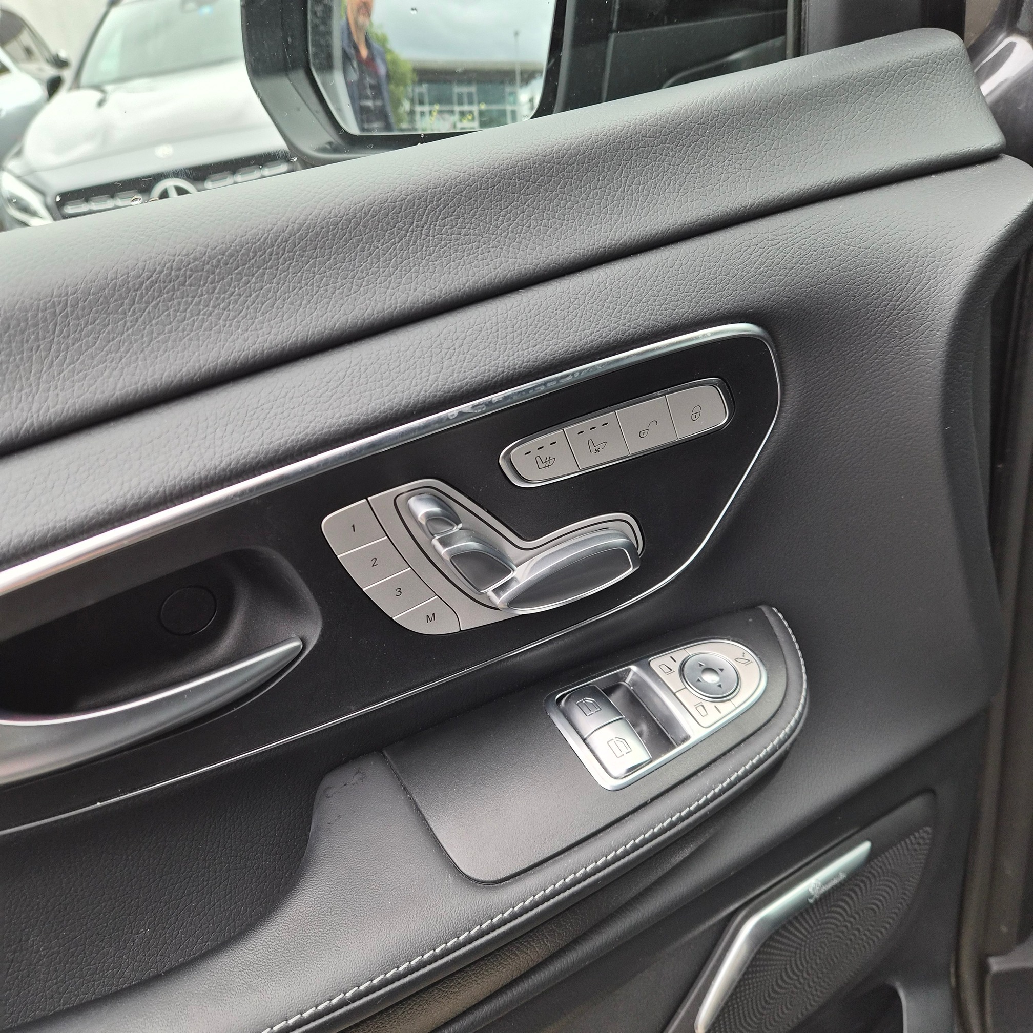 MERCEDES-BENZ V-Klasse 300d Exclusive lang 4M  — zdjęcie 7