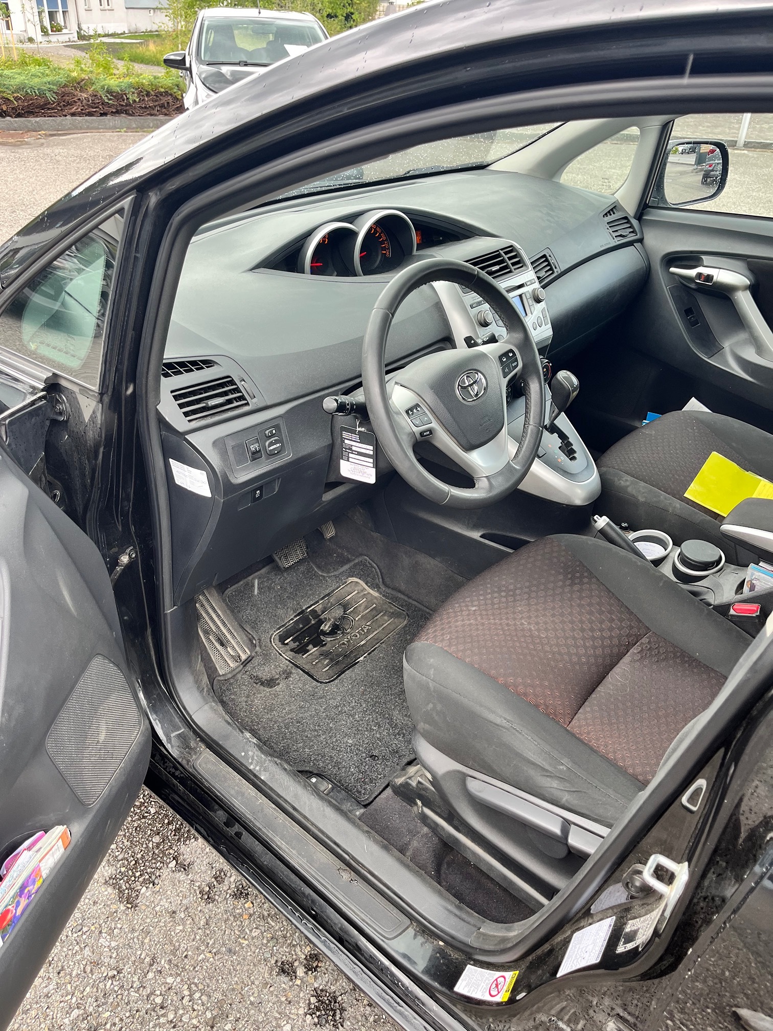 TOYOTA Verso 1.8 — zdjęcie 14