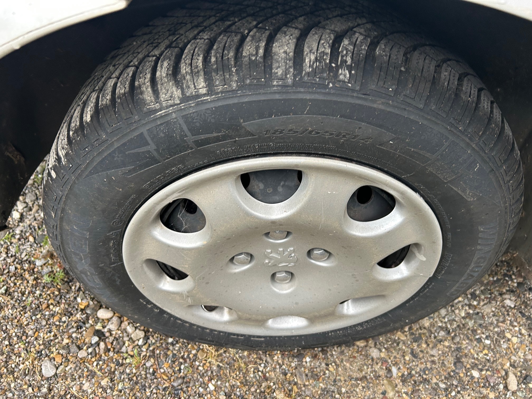PEUGEOT 406 1.8 — zdjęcie 4