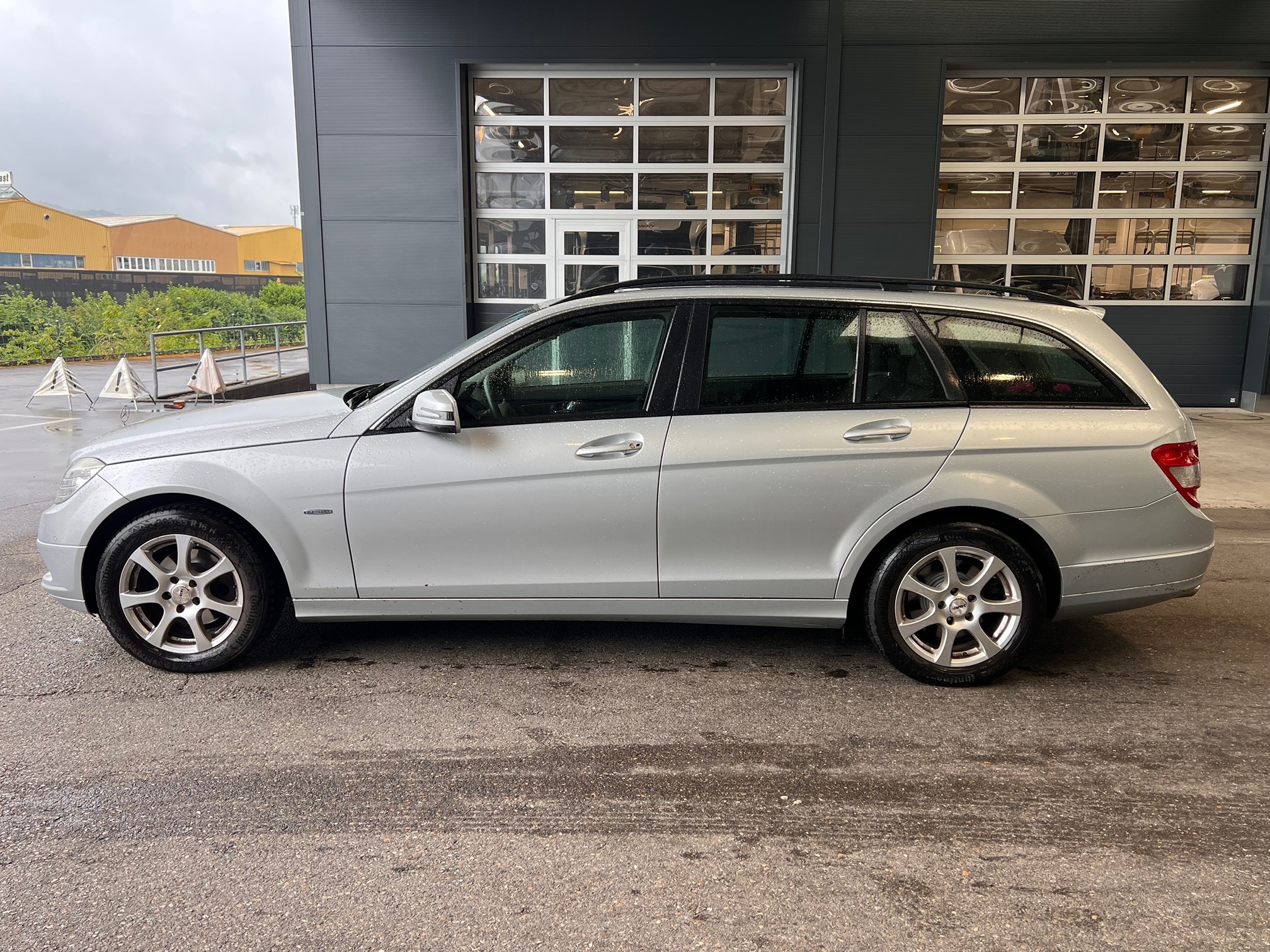 MERCEDES-BENZ C 220 — zdjęcie 3