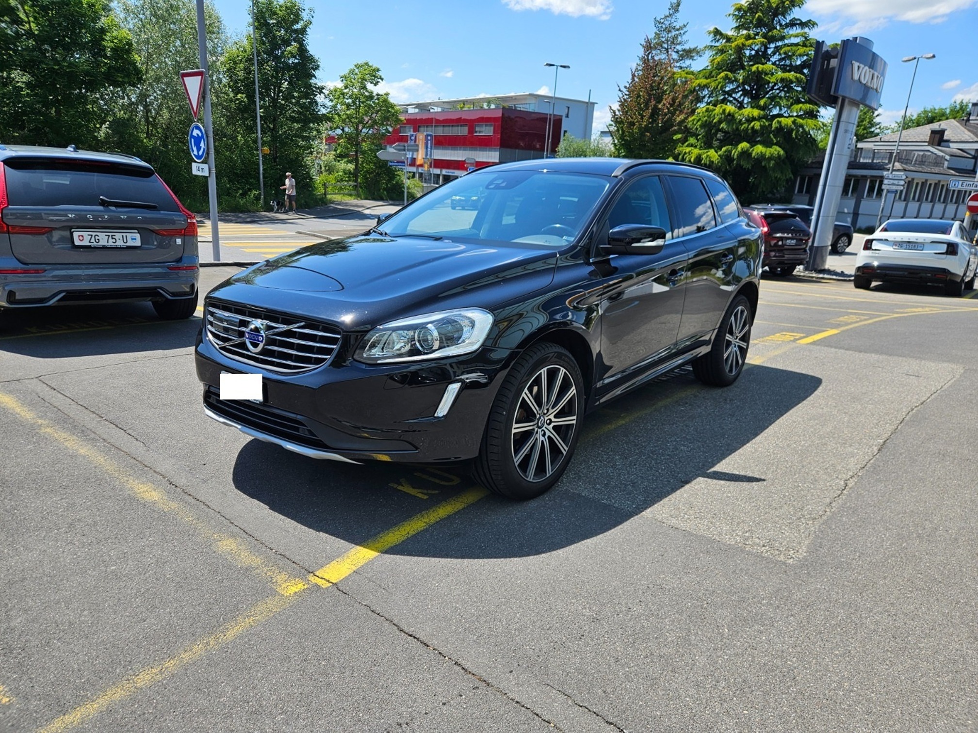 VOLVO XC60 D4 AWD — zdjęcie 1