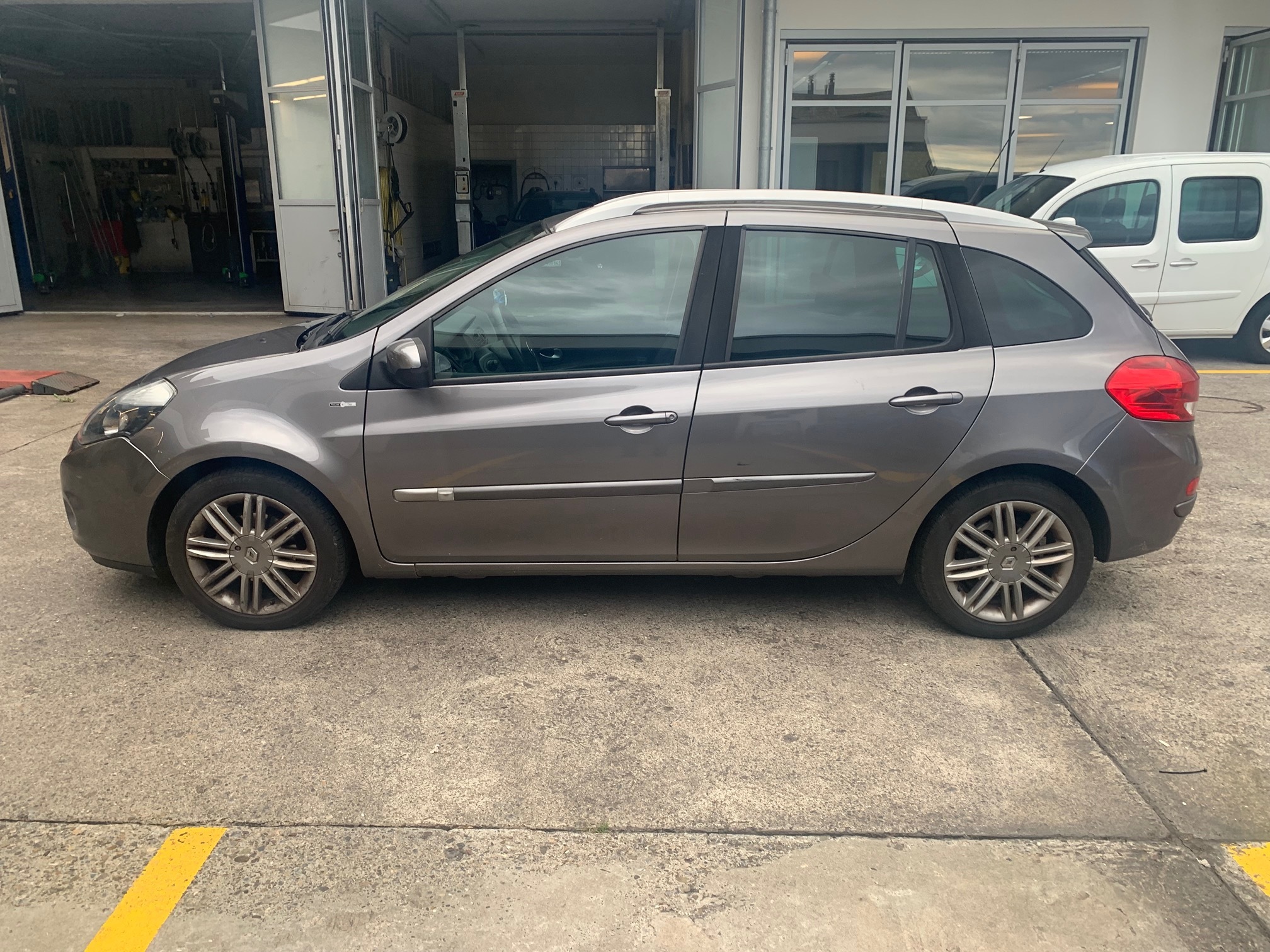 RENAULT Clio 1.2 100 — zdjęcie 8