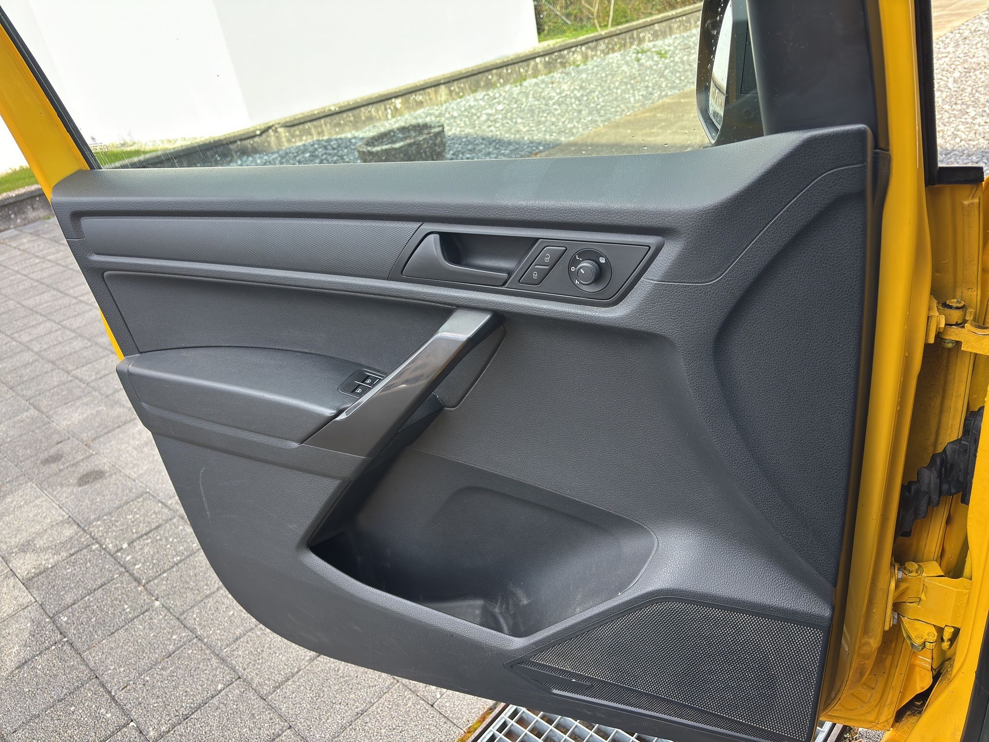 VW CaddyMax 2.0TDI4M — zdjęcie 12