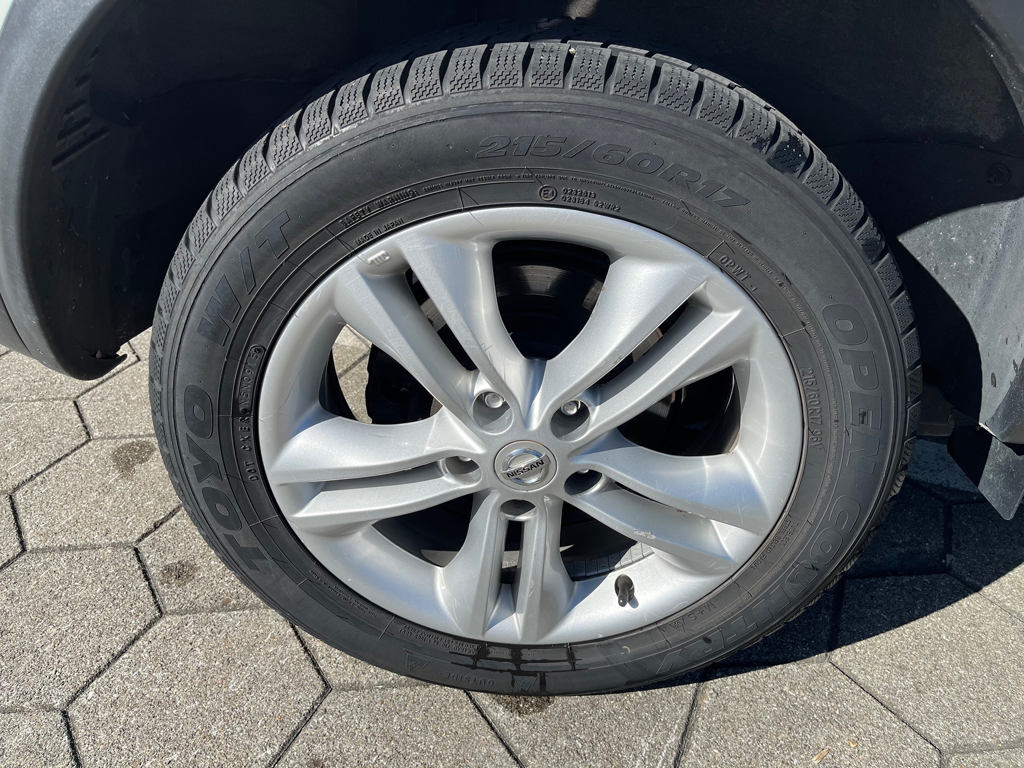 NISSAN Qashqai 2.0 4x4 — zdjęcie 6