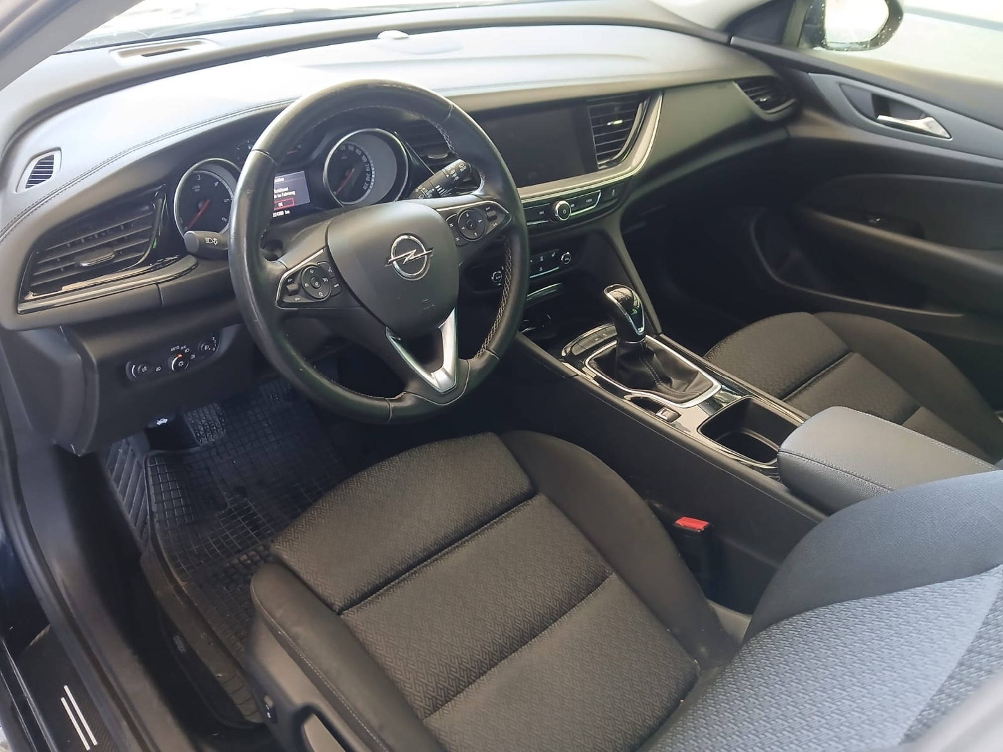 OPEL Insignia Sports Tourer — zdjęcie 12