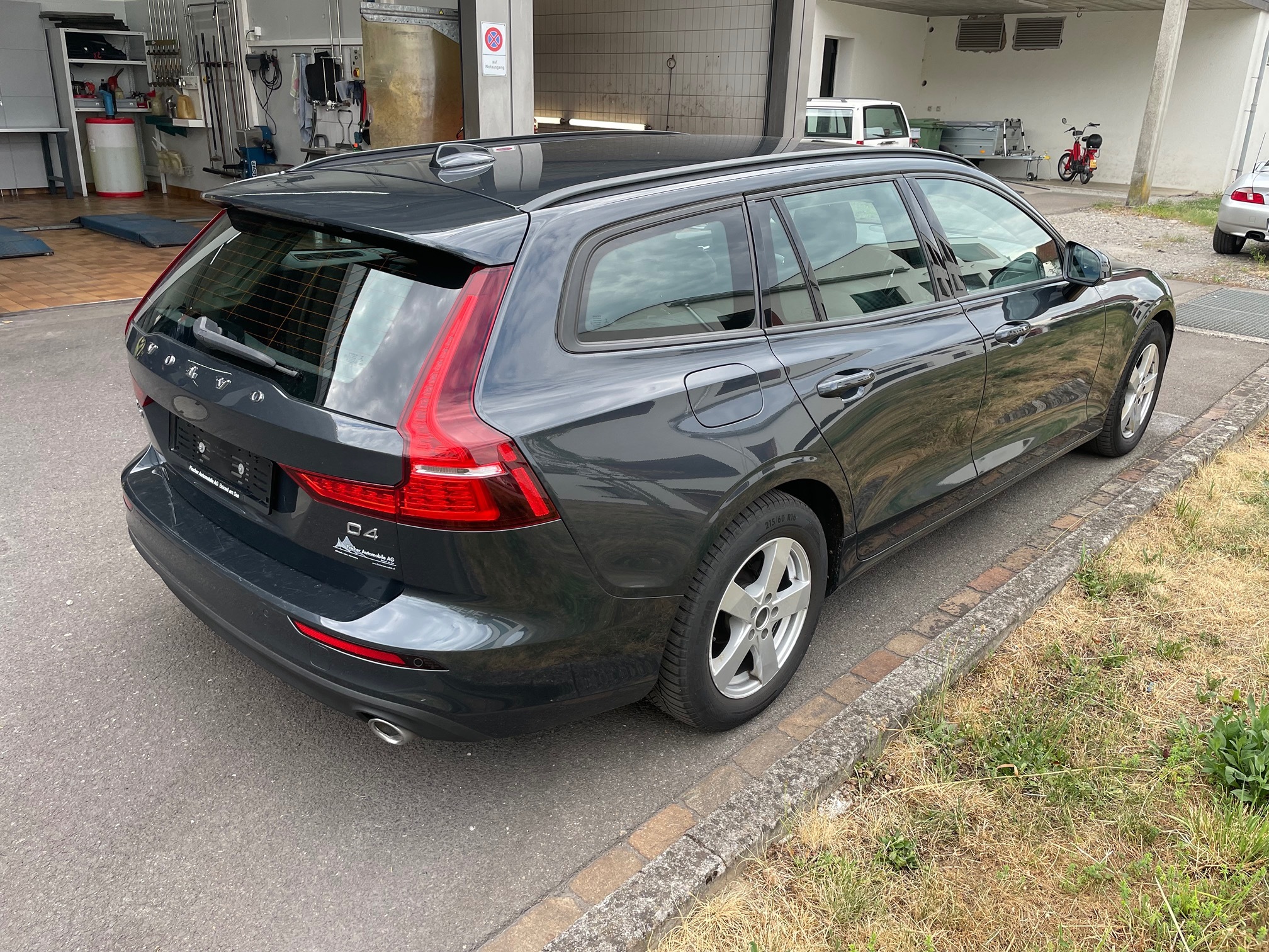 VOLVO V60 D4 — zdjęcie 5