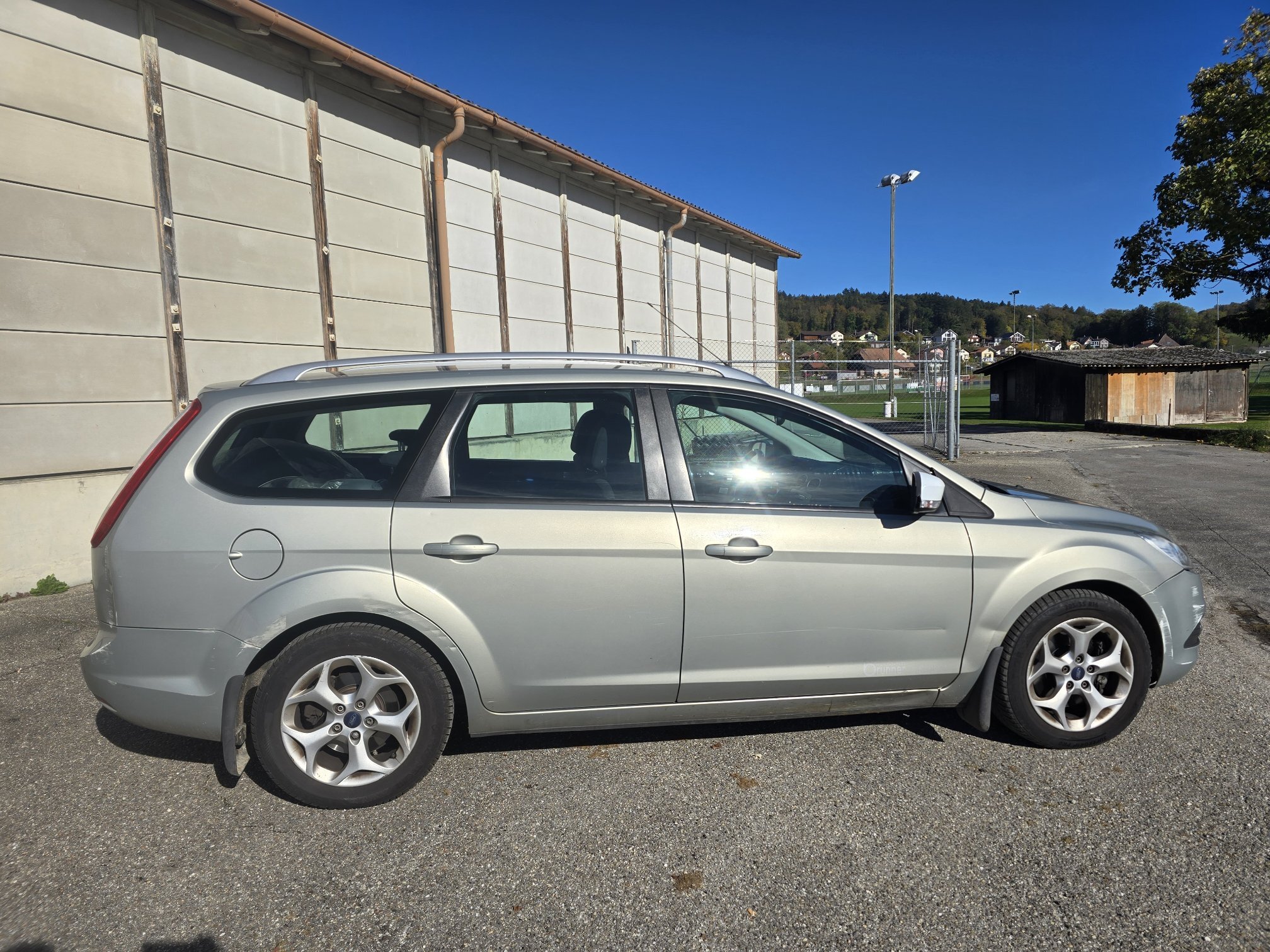 FORD Focus 2.0i 16V — zdjęcie 4