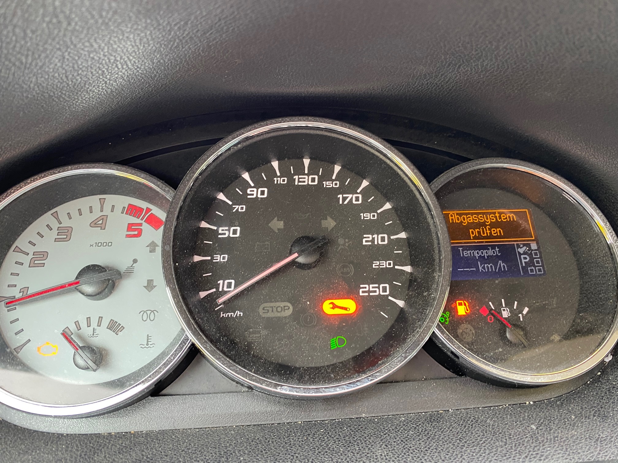 RENAULT Megane dCi110 EDC — zdjęcie 13