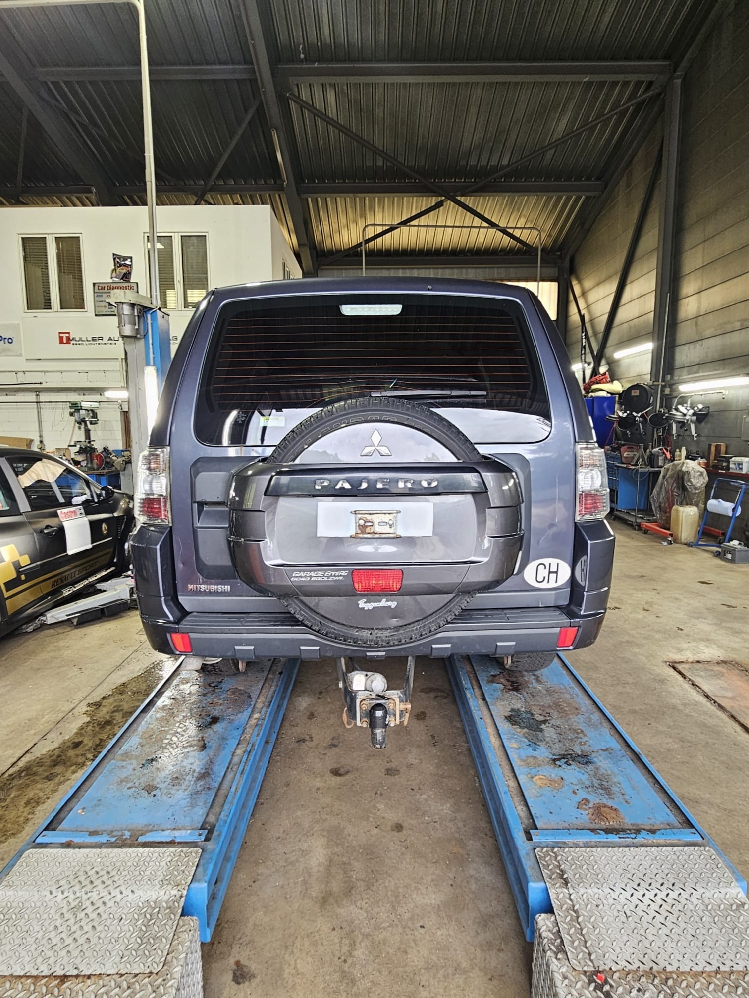 MITSUBISHI Pajero 3.2 DID — zdjęcie 3