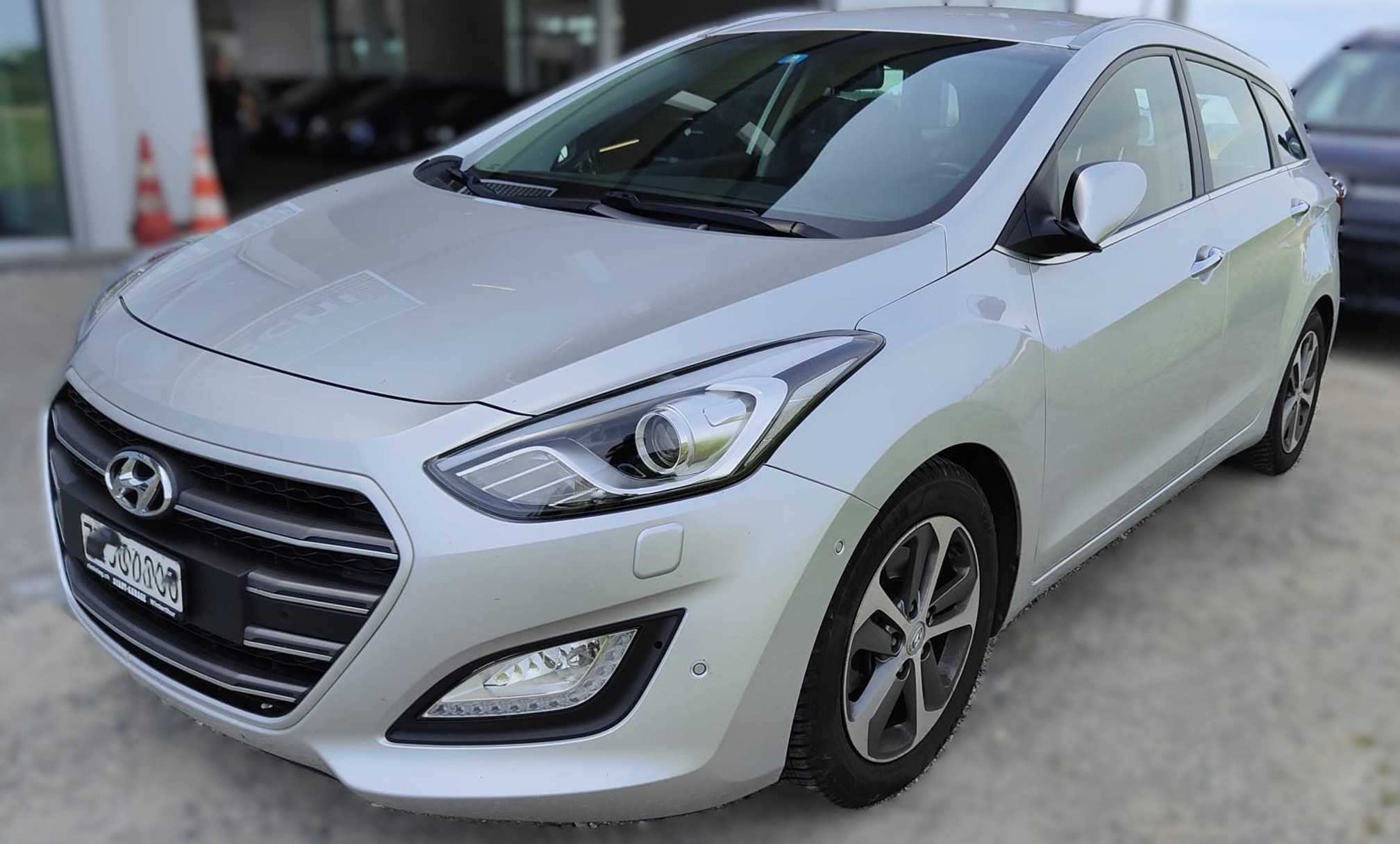 HYUNDAI i30 1.6 CRDI ISG — zdjęcie 3