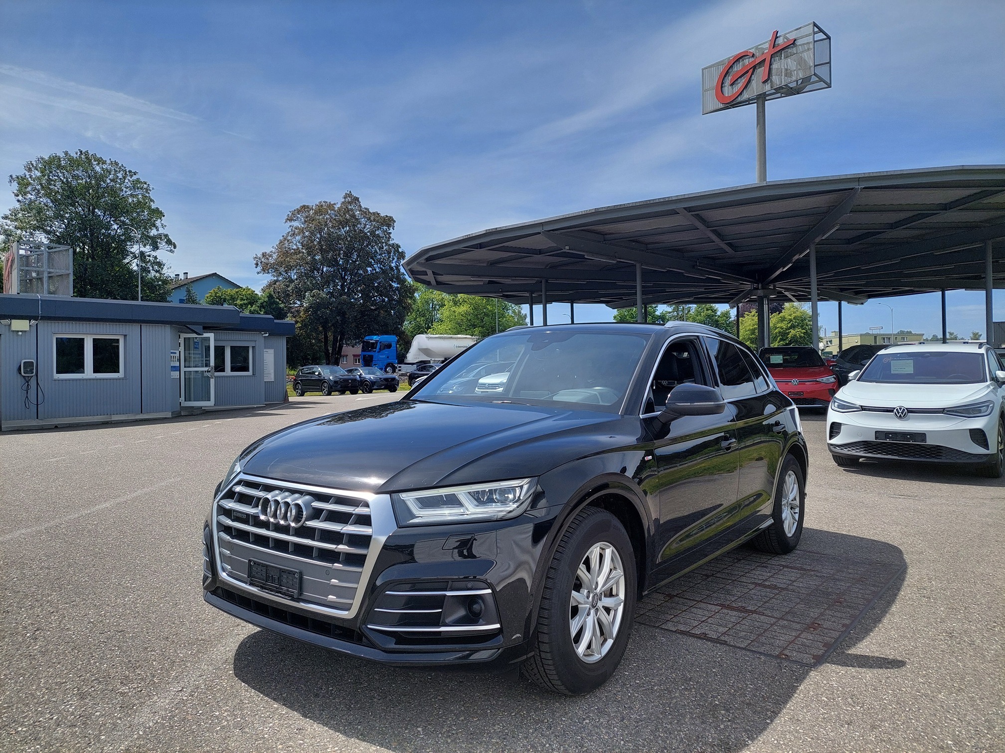AUDI Q5 40 TDI quattro — zdjęcie 1