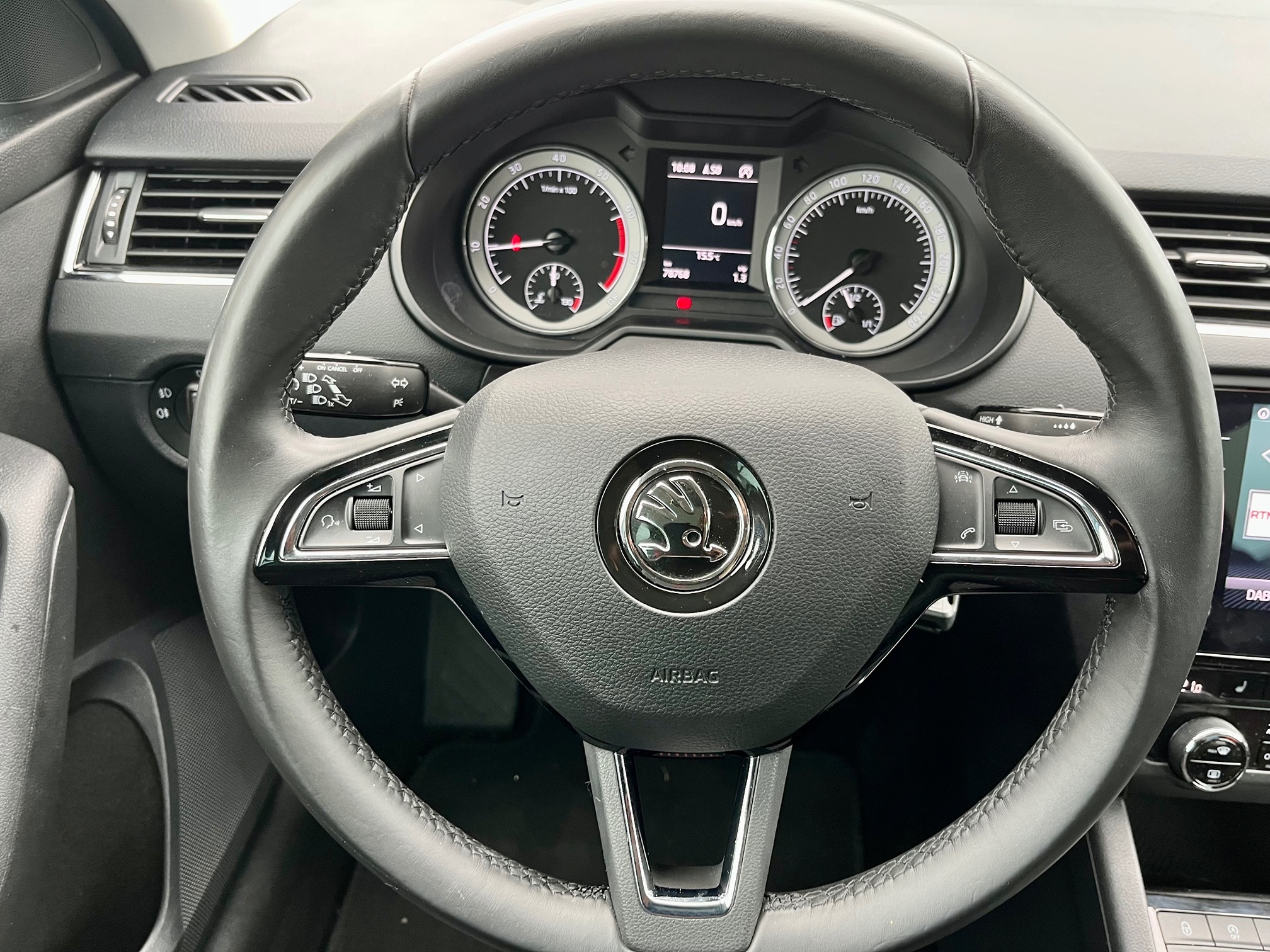 SKODA Octavia C 1.5TSI 150PS  6 Gang( MFK 10.2025) — zdjęcie 14