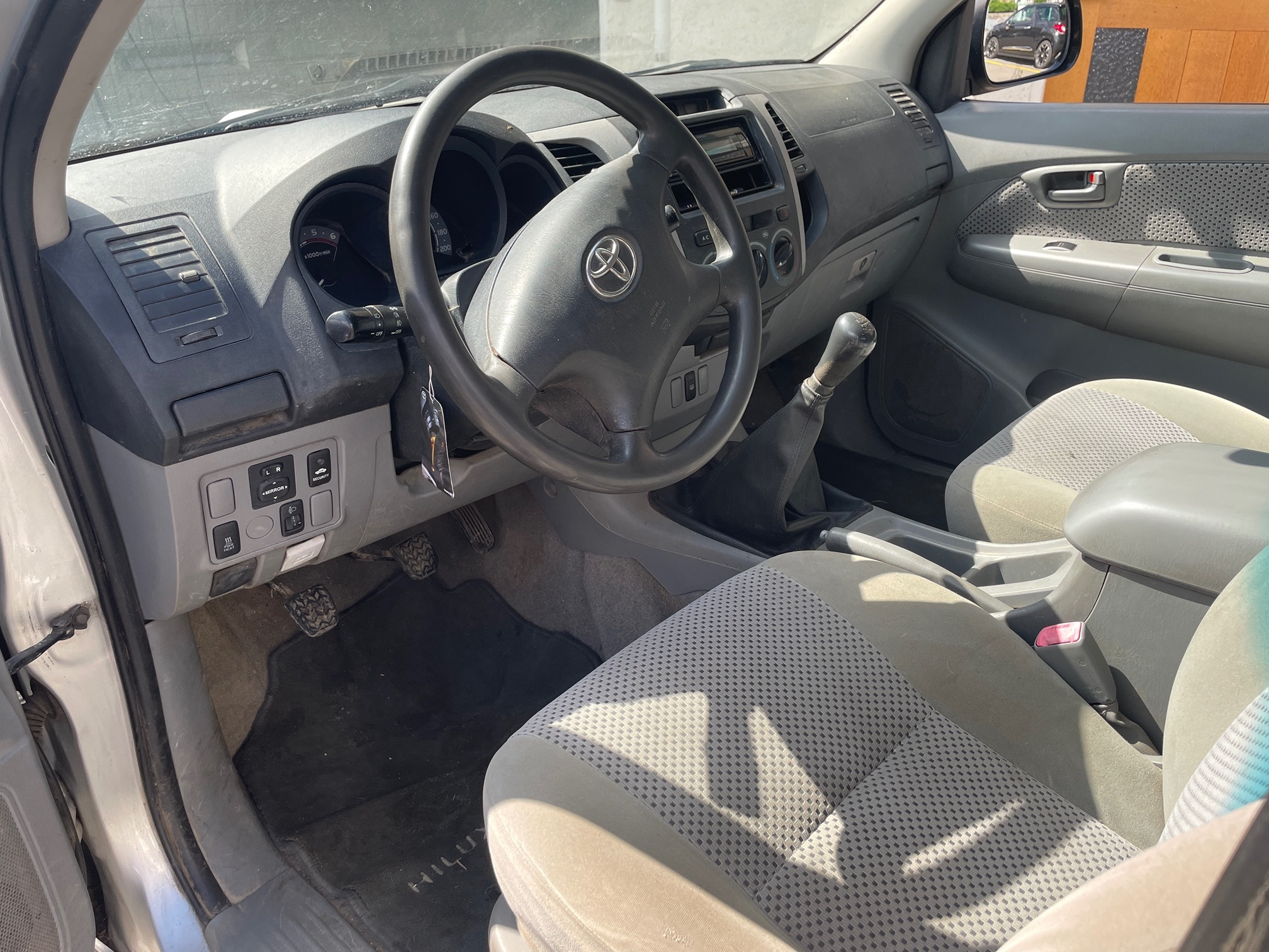 TOYOTA Hilux 4WD D-4D — zdjęcie 8