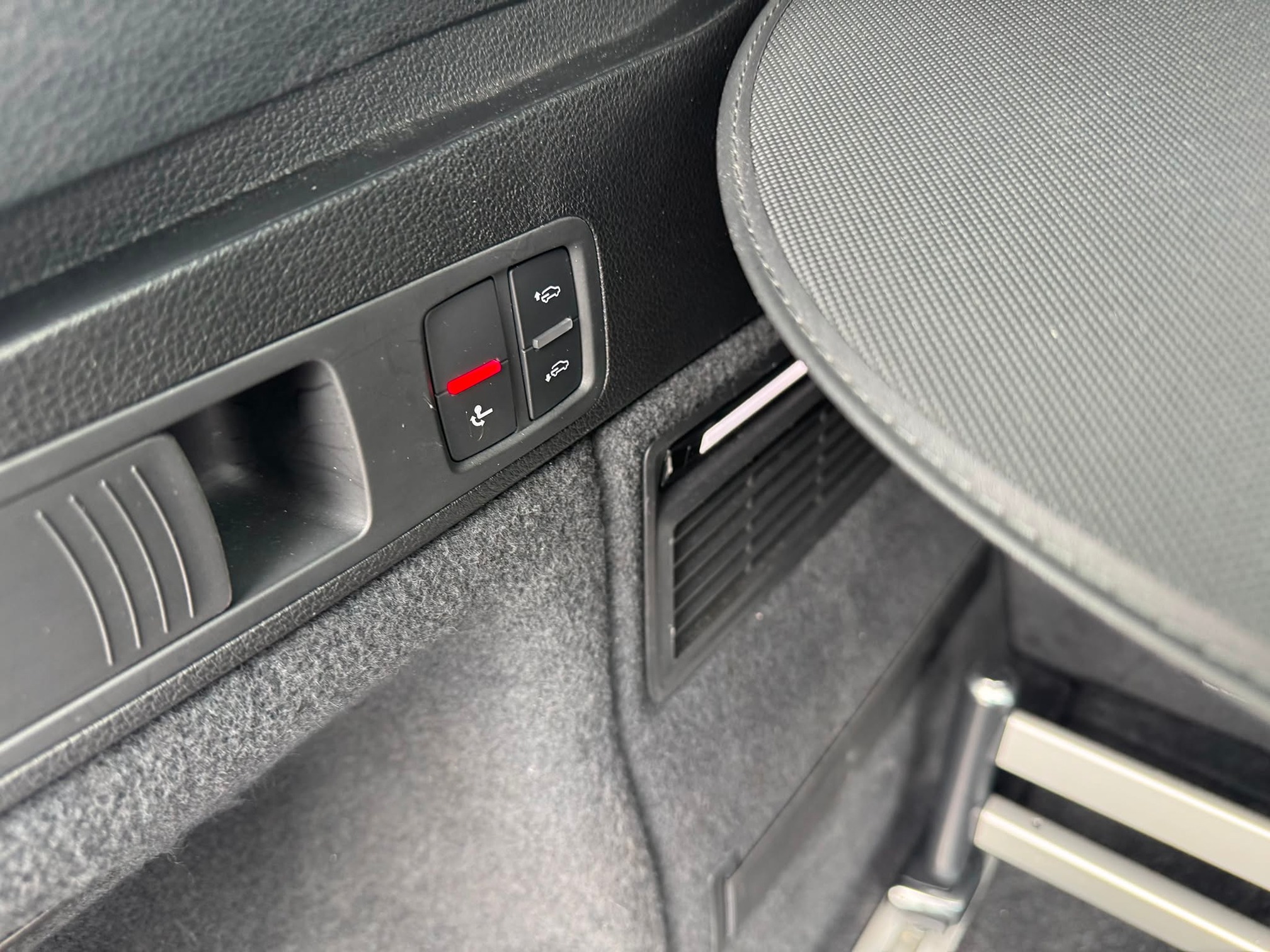 AUDI Q5 40 TDI quattro — zdjęcie 11