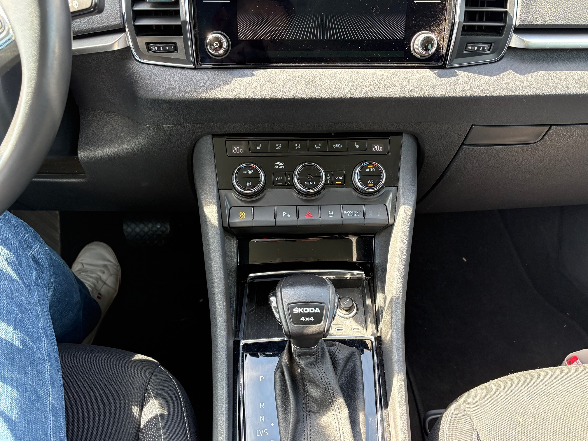 SKODA Karoq 2.0 TDI 4x4 — zdjęcie 8