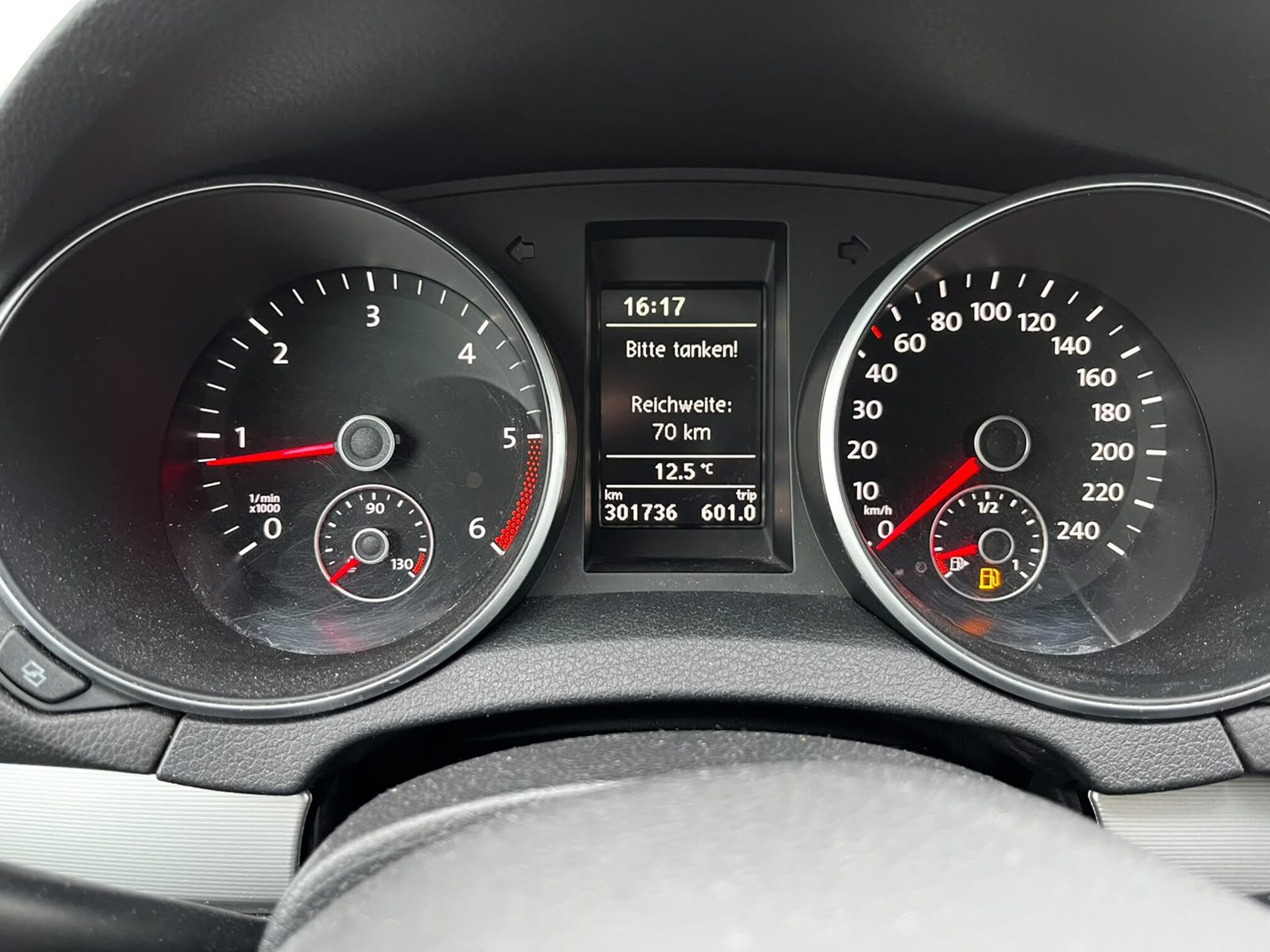 VW GOLF 1.6 TDI — zdjęcie 11