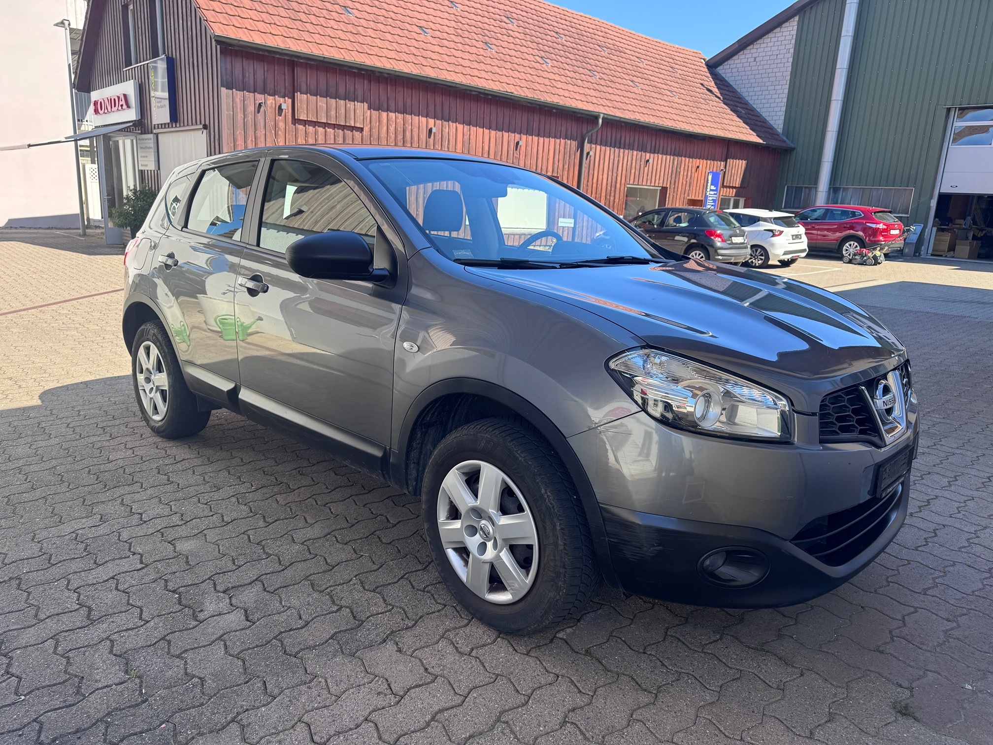 NISSAN Qashqai 1.6 — zdjęcie 3