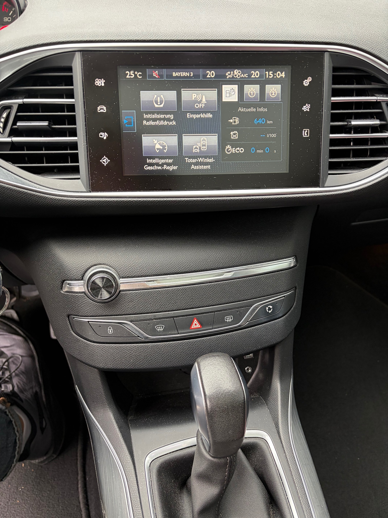 PEUGEOT 308 1.2i STT — zdjęcie 12