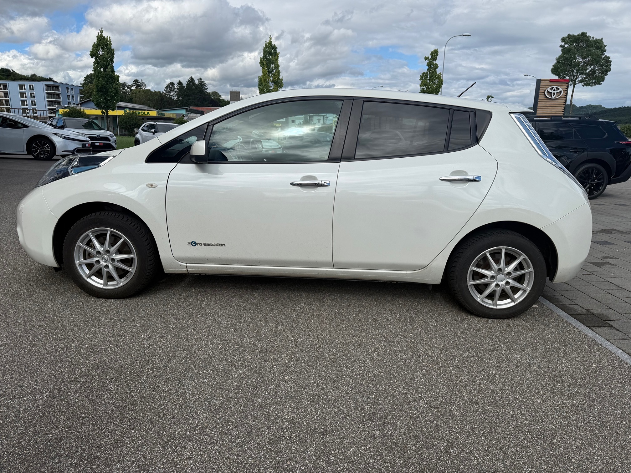 NISSAN LEAF — zdjęcie 2