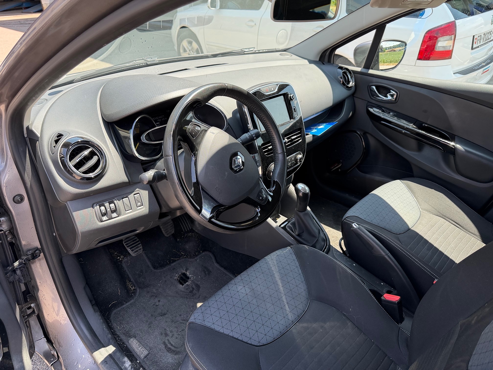 RENAULT Clio 90 — zdjęcie 8