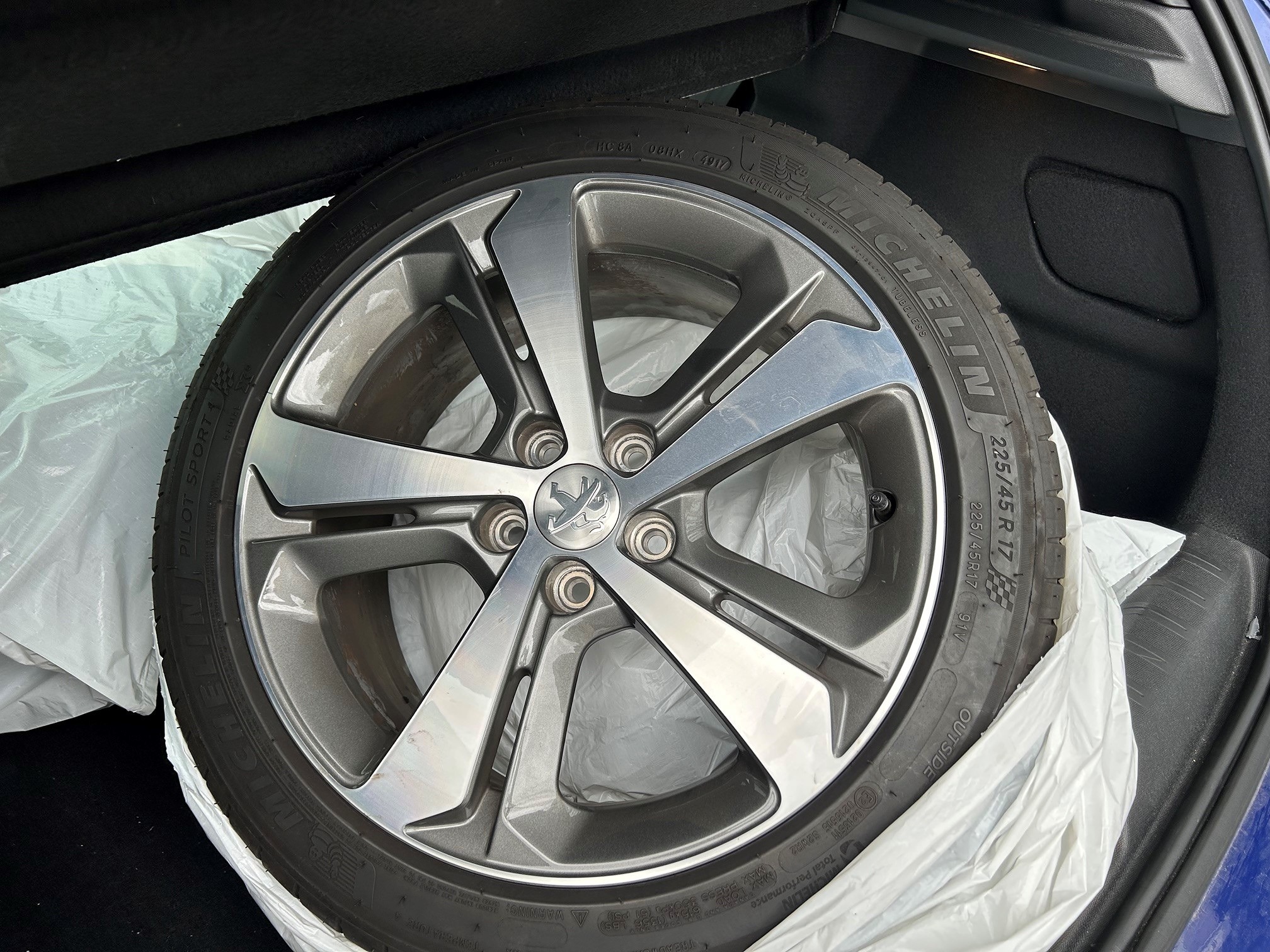 PEUGEOT 308 1.2i STT GT Line — zdjęcie 8