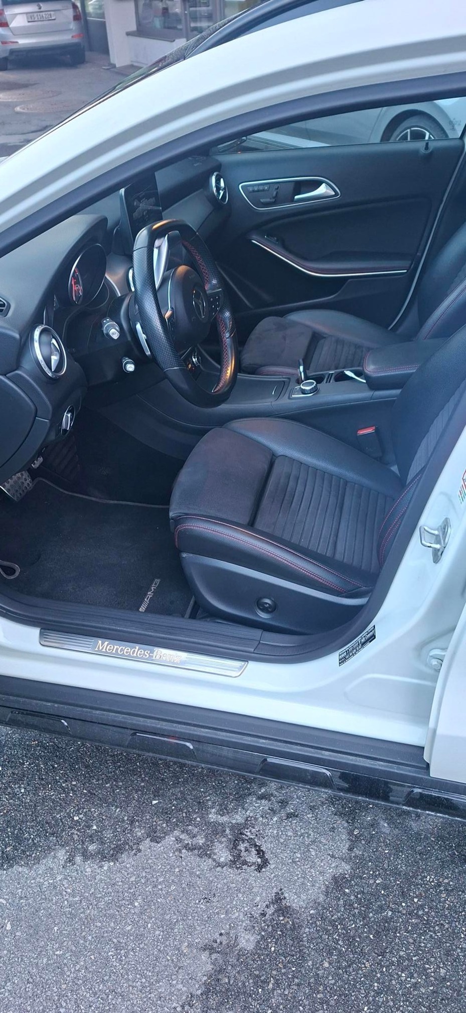 MERCEDES-BENZ GLA 250 4m — zdjęcie 5